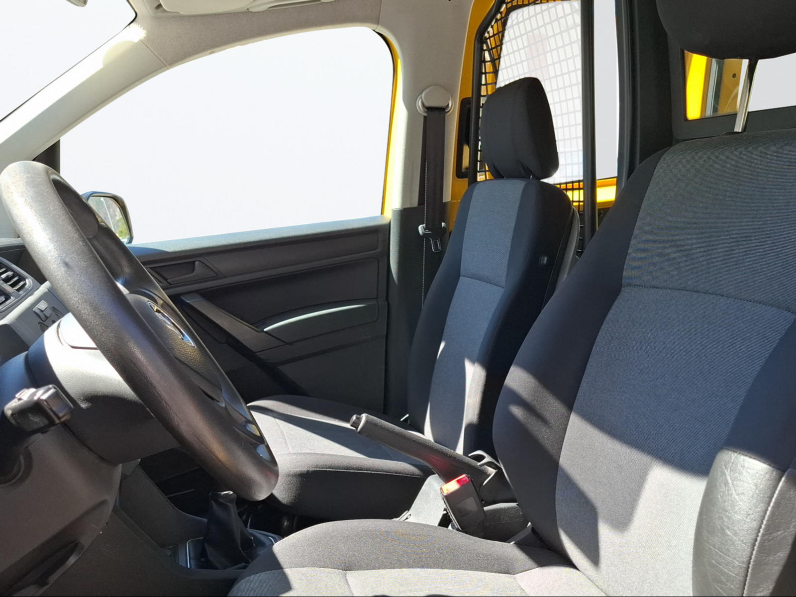 VW Caddy Maxi 2.0TDI 4Motion BlueMotion Technology-image-8
