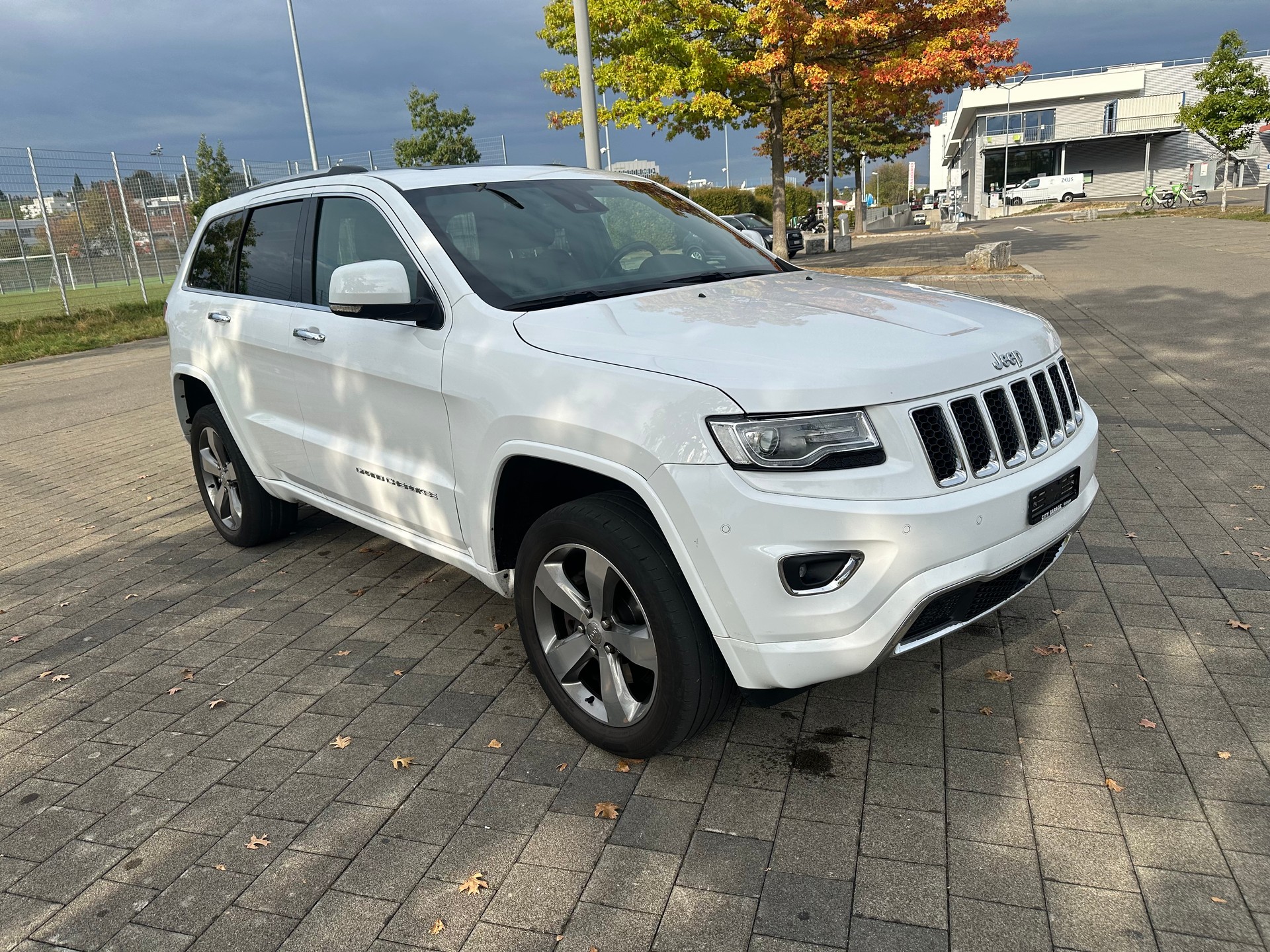 JEEP Grand Cherokee 3.0 CRD Overland Automatic-image-2