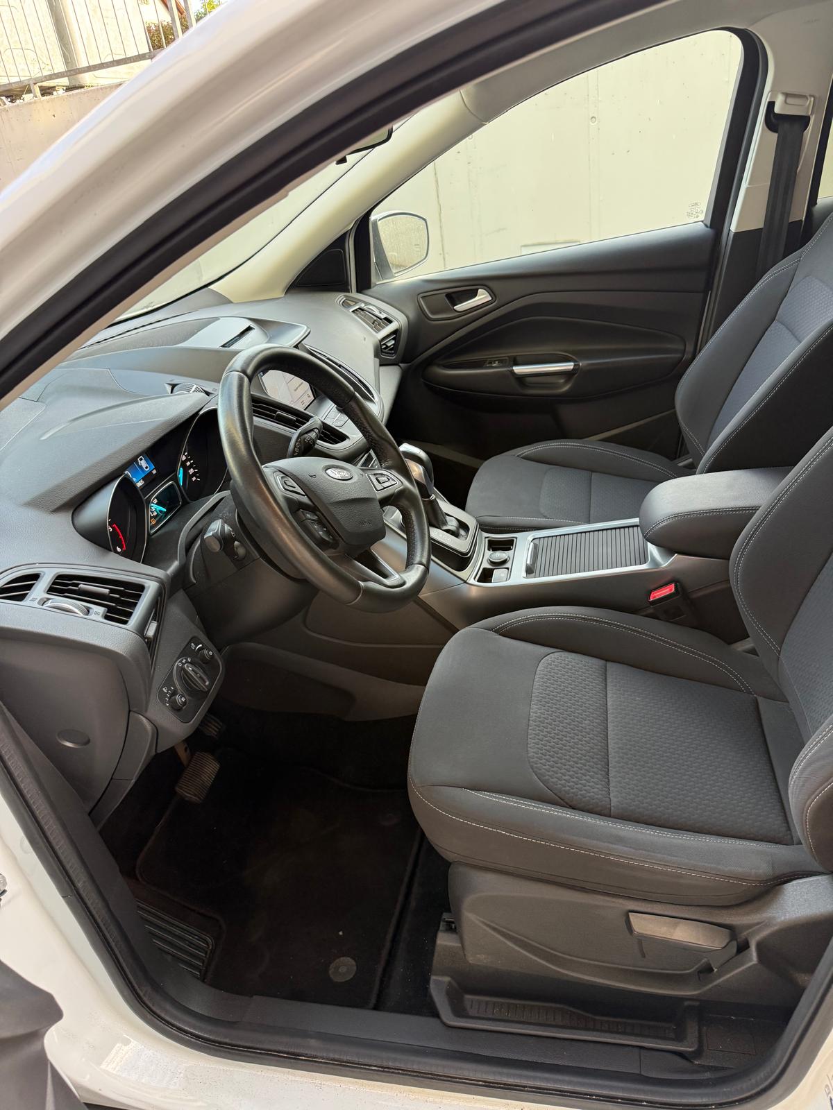 FORD Kuga 2.0 TDCi Business 2WD-image-8