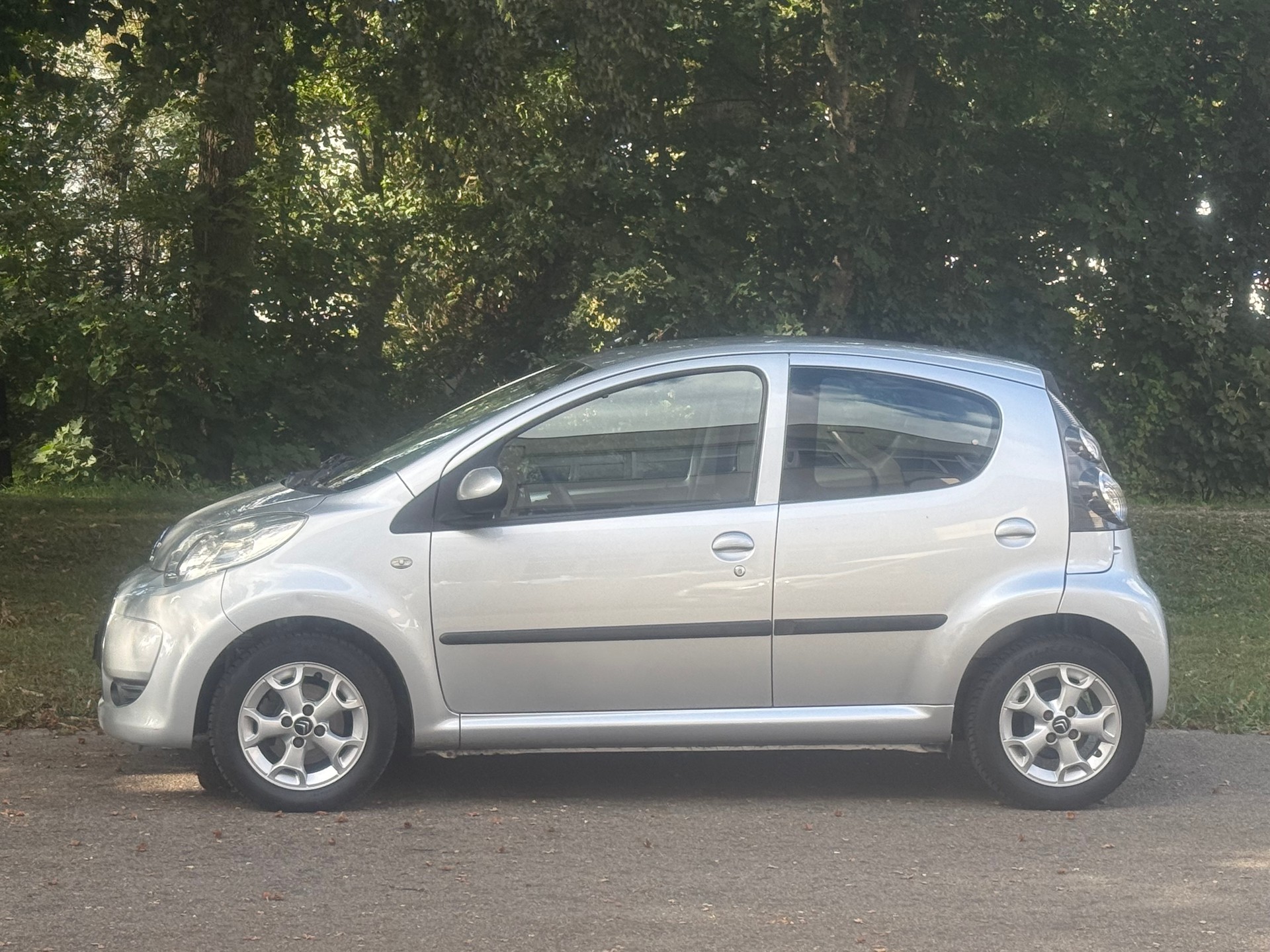 CITROEN C1 1.0i Swiss Style-image-4