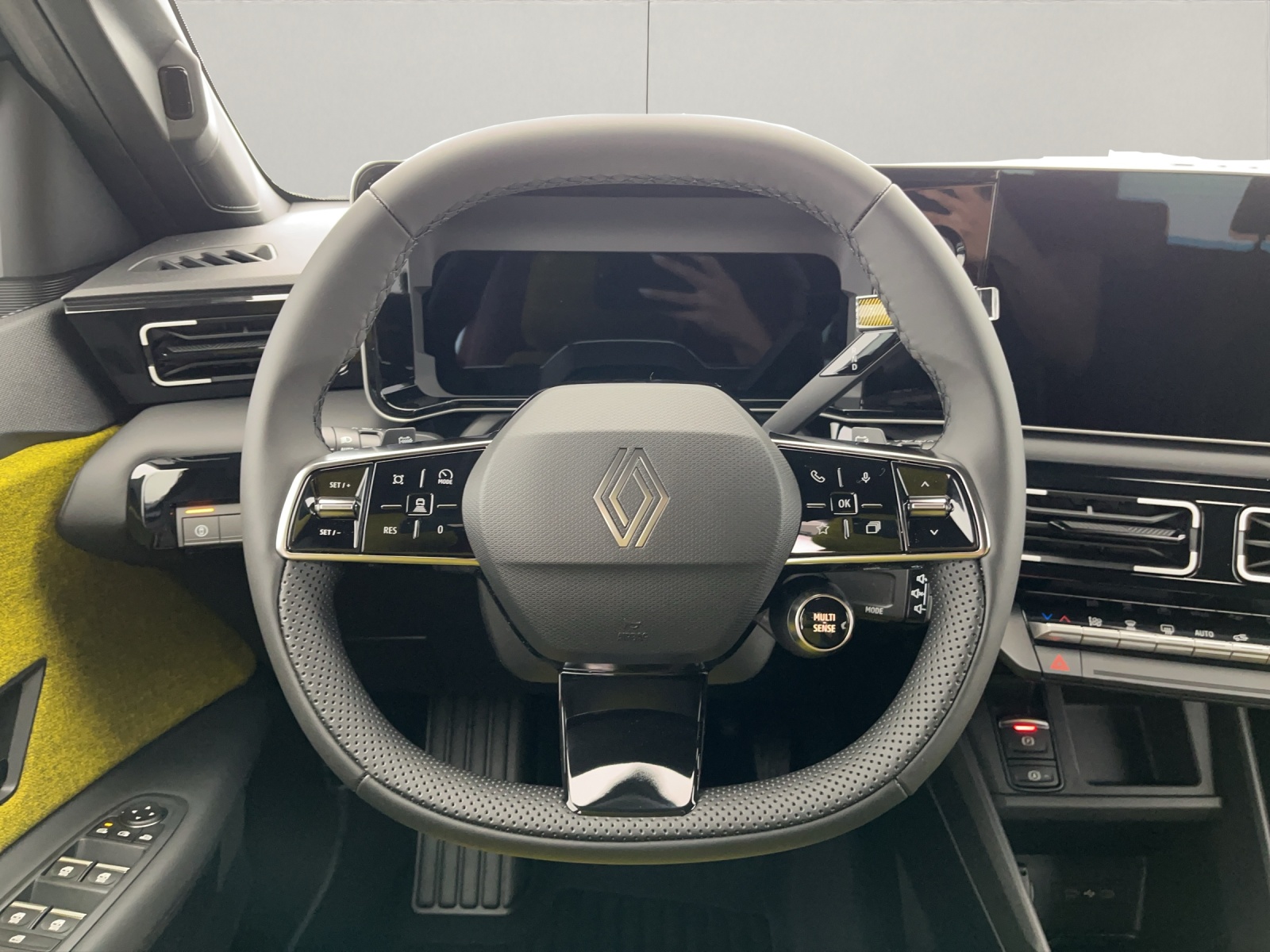 RENAULT R5 E-Tech Comfort Range iconic five-image-9