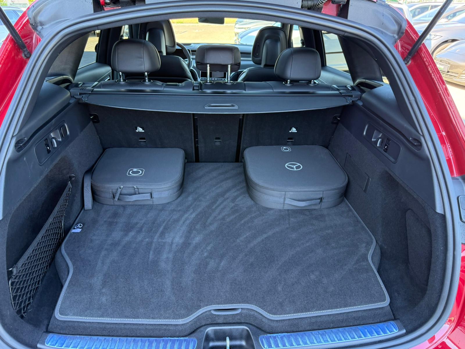 MERCEDES-BENZ GLC 300 e AMG Line 4matic-image-3