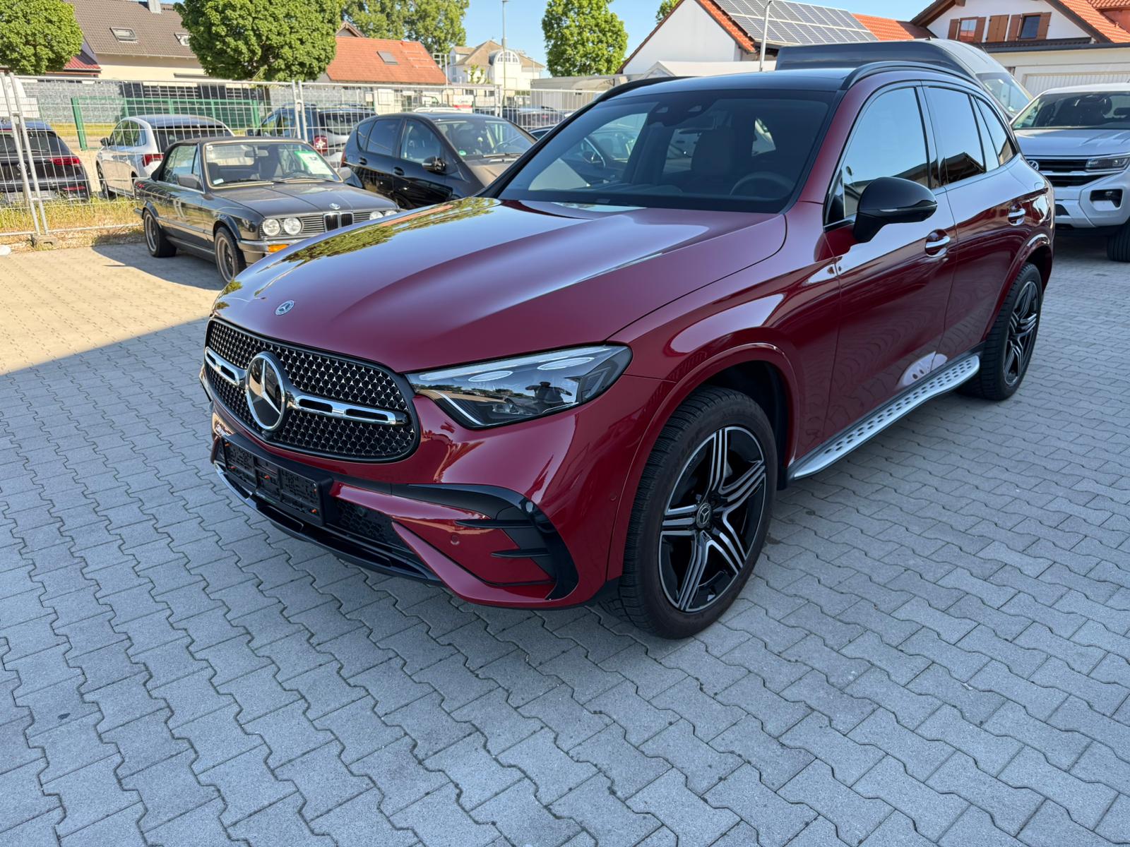 MERCEDES-BENZ GLC 300 e AMG Line 4matic-image-5