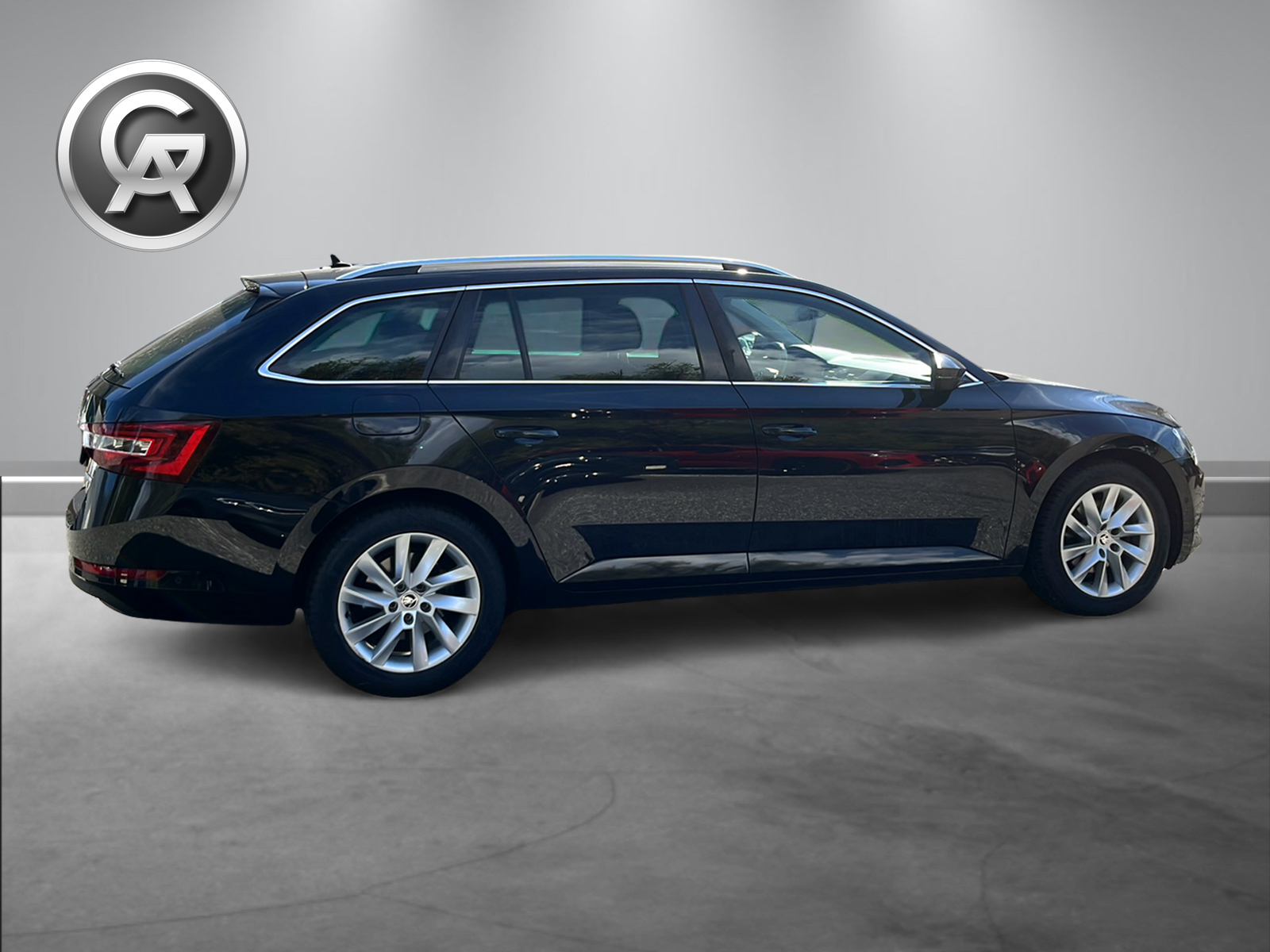 SKODA Superb Combi 2.0 TDi Style 4x4 DSG-image-10