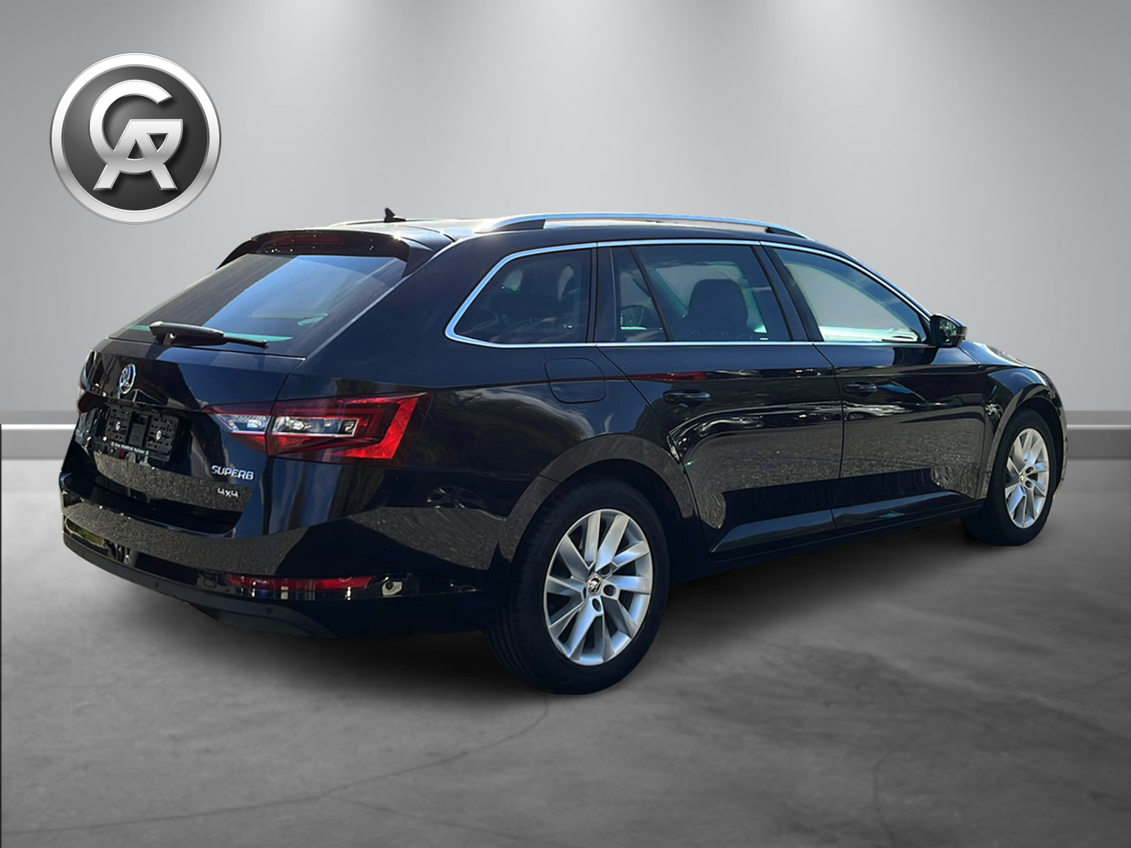 SKODA Superb Combi 2.0 TDi Style 4x4 DSG-image-1