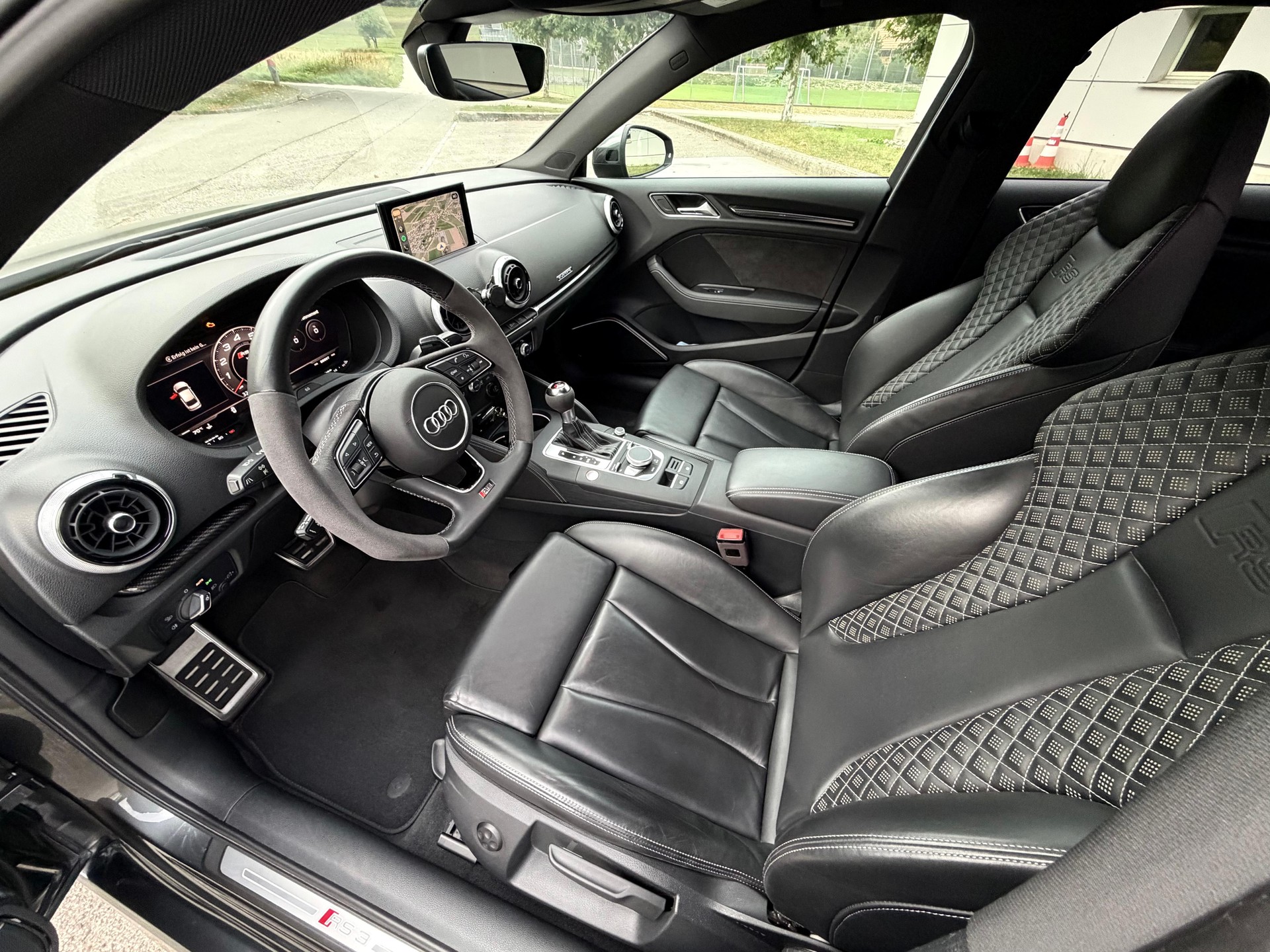 AUDI 2.5 T FSI quattro S-Tronic-image-5