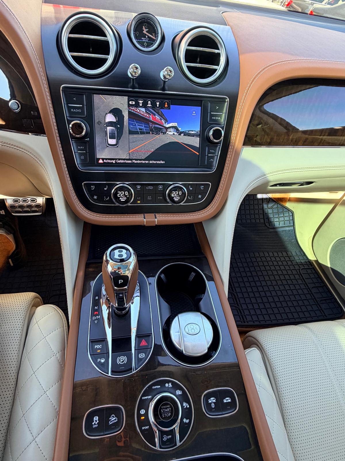 BENTLEY Bentayga W12-image-13