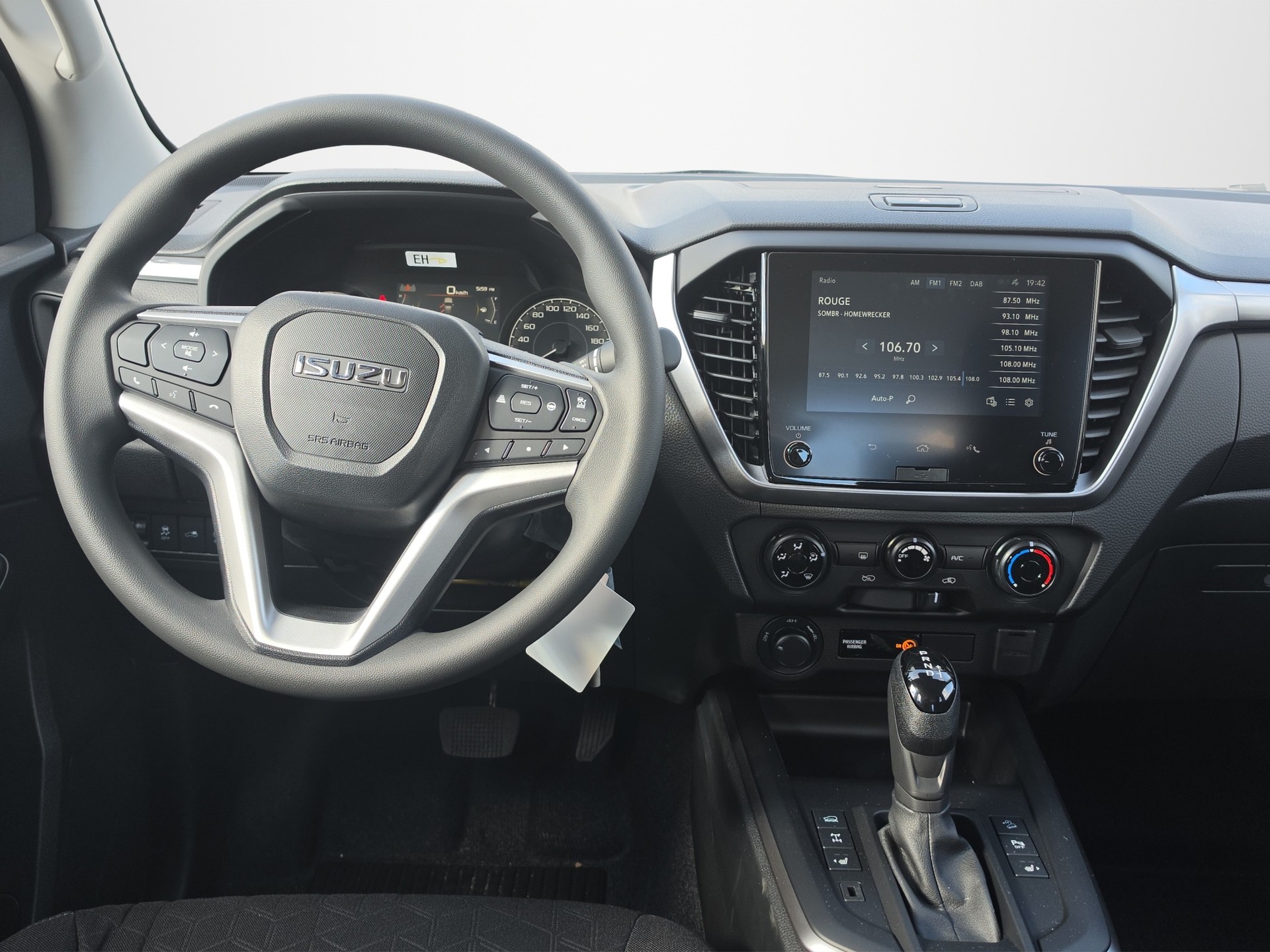ISUZU D-MAX 1.9 CrewCab N60B 4x4-image-9