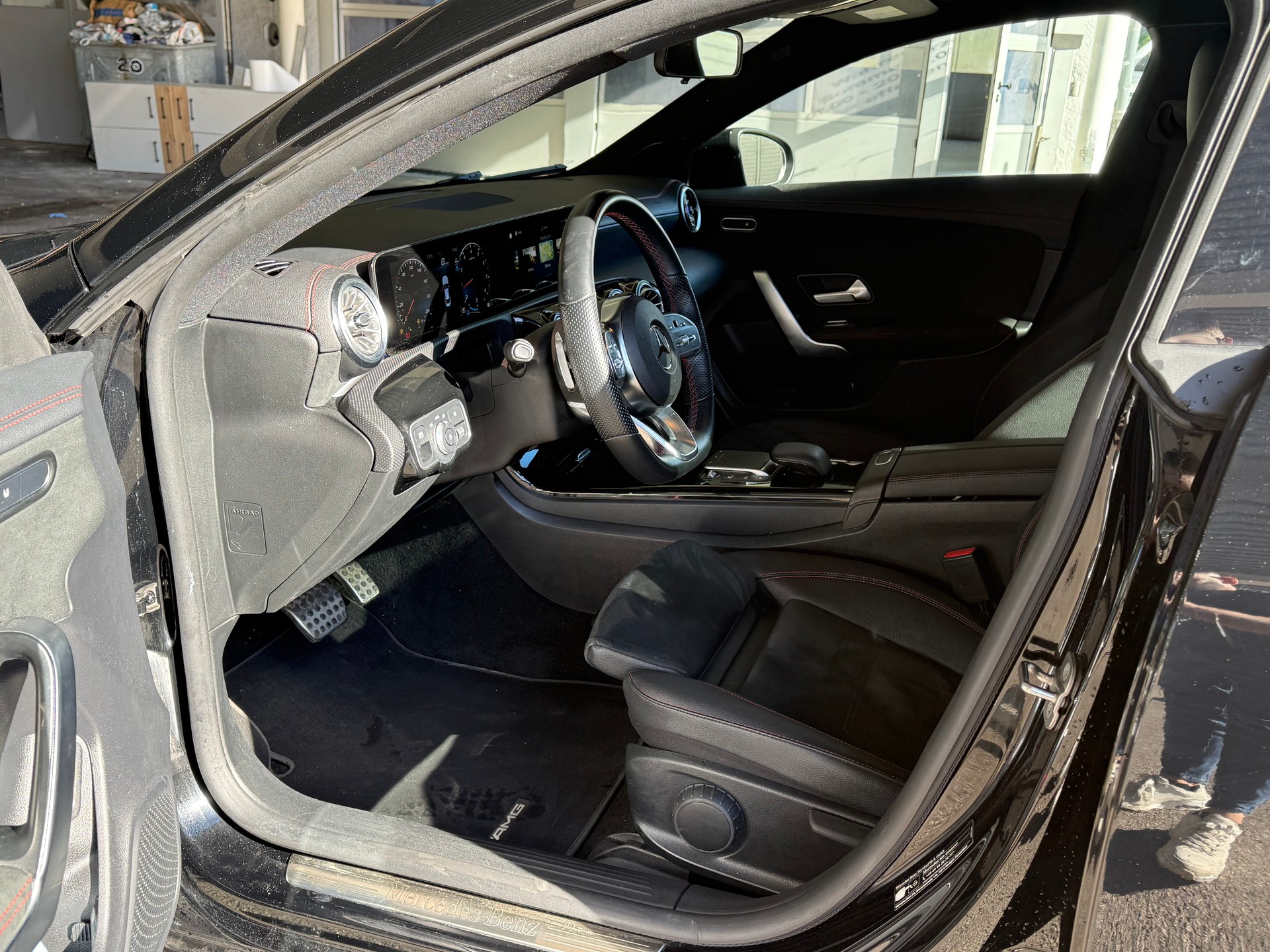 MERCEDES-BENZ CLA 200 AMG Line 7G-DCT-image-8