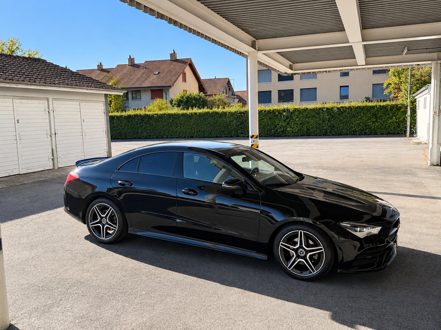 MERCEDES-BENZ CLA 200 AMG Line 7G-DCT-image-4