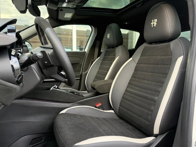 ALFA ROMEO Junior 1.2 48V Hybrid Sport Speciale Tech Sky MY26-image-10