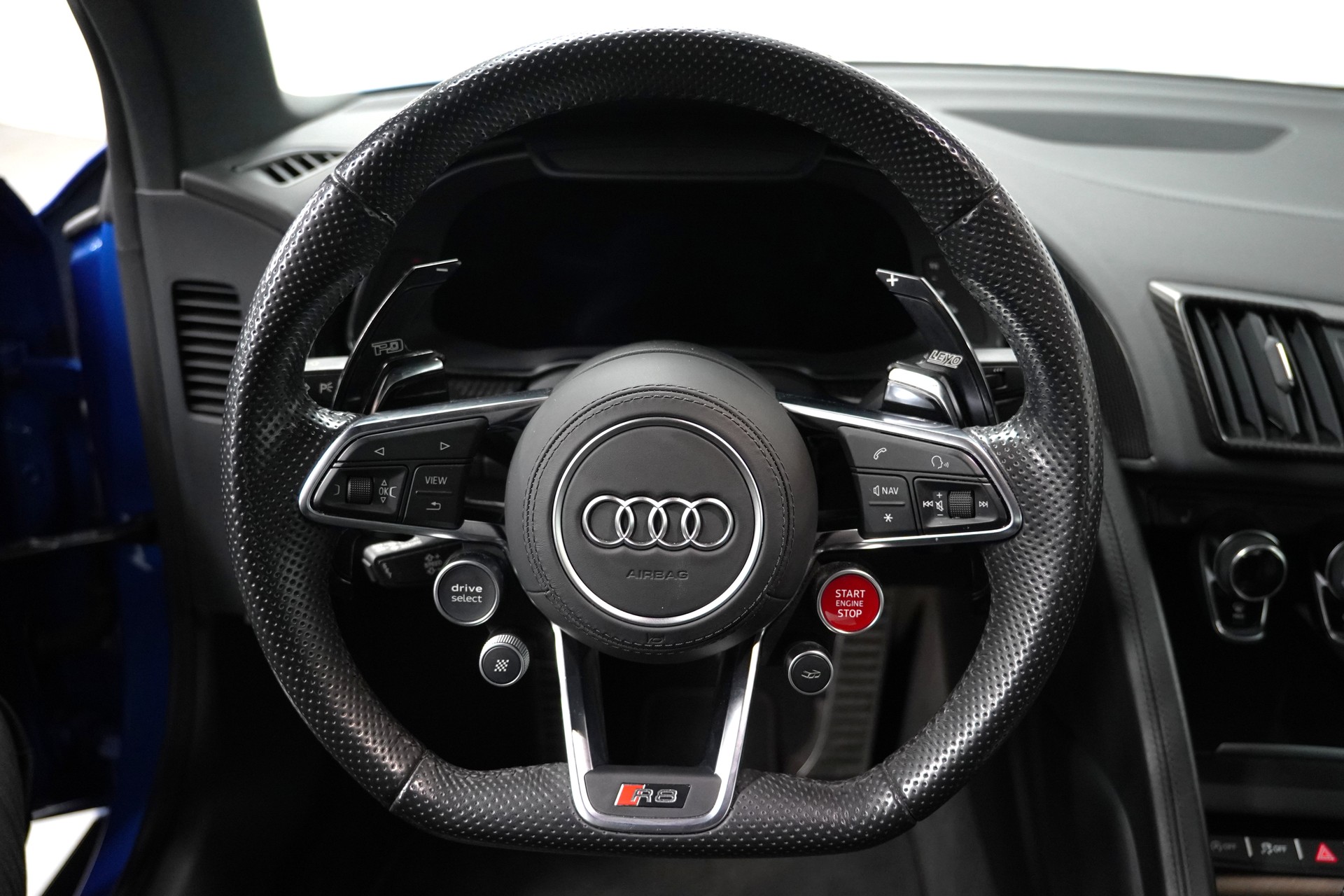 AUDI R8 Coupé 5.2 plus S-Tronic-image-13