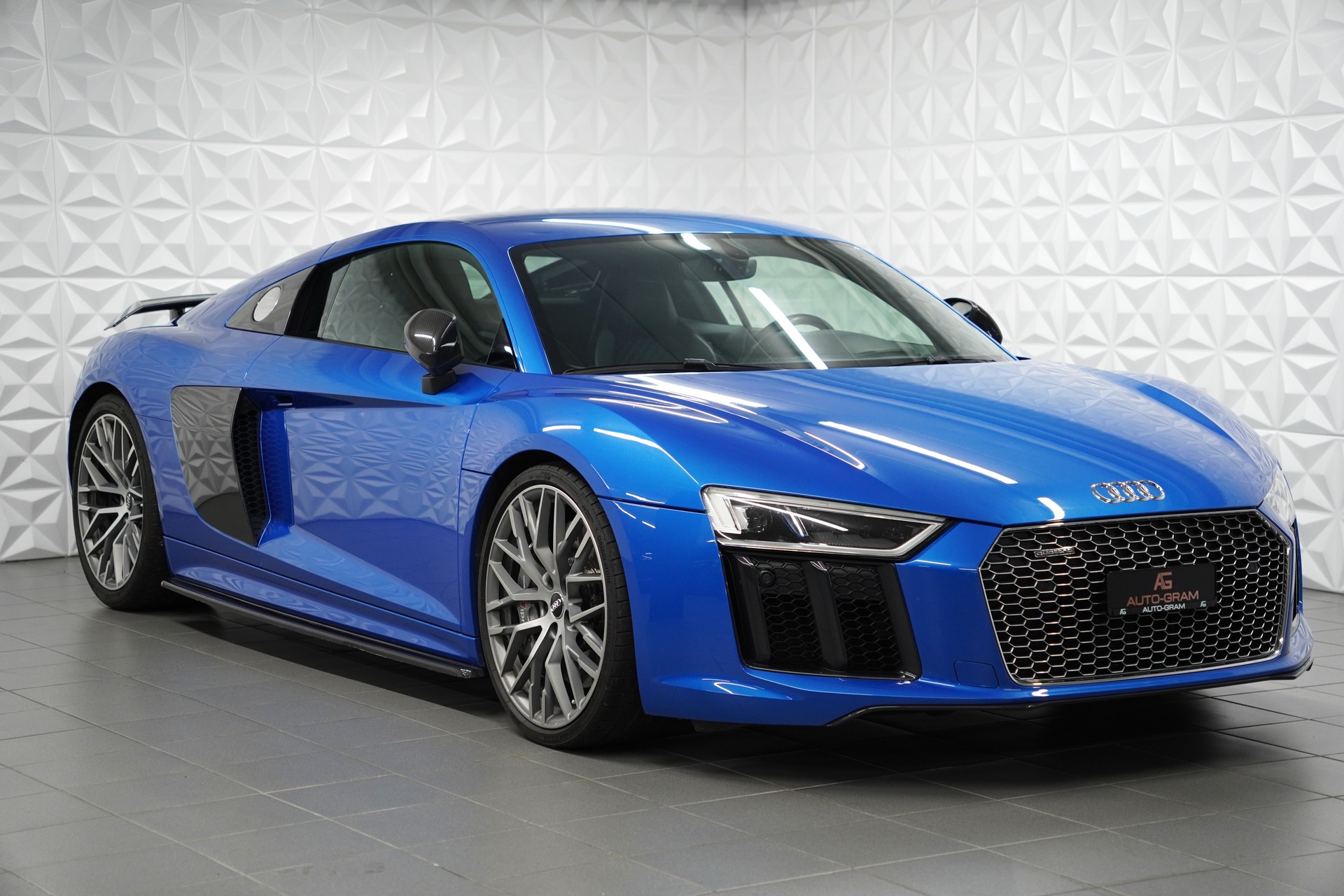 AUDI R8 Coupé 5.2 plus S-Tronic-image-6