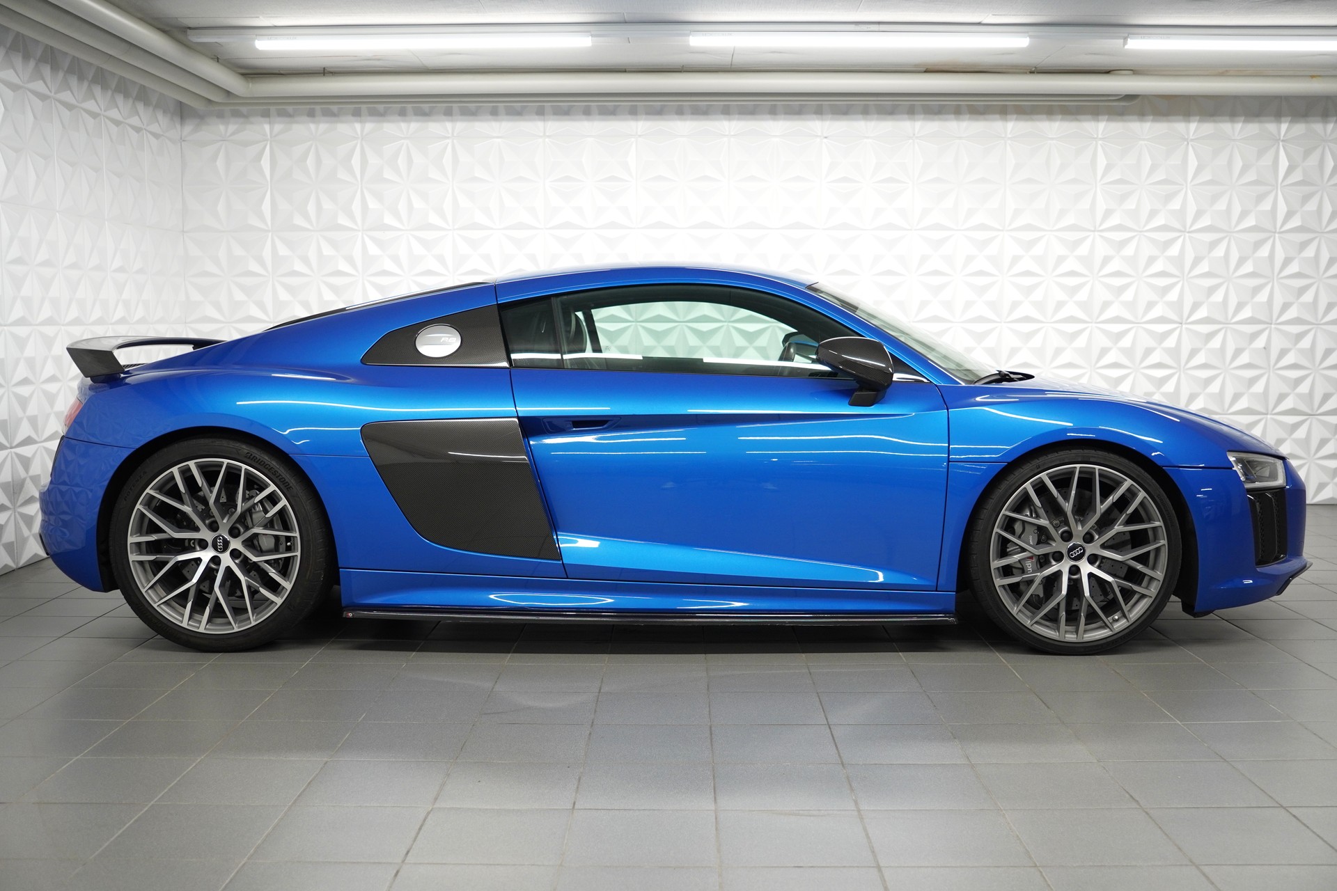 AUDI R8 Coupé 5.2 plus S-Tronic-image-5