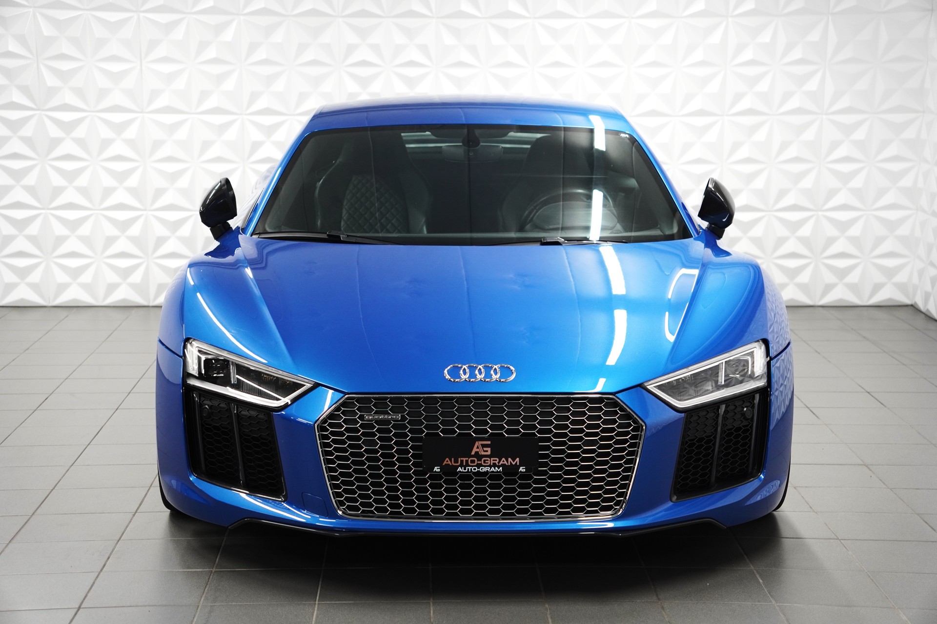 AUDI R8 Coupé 5.2 plus S-Tronic-image-7