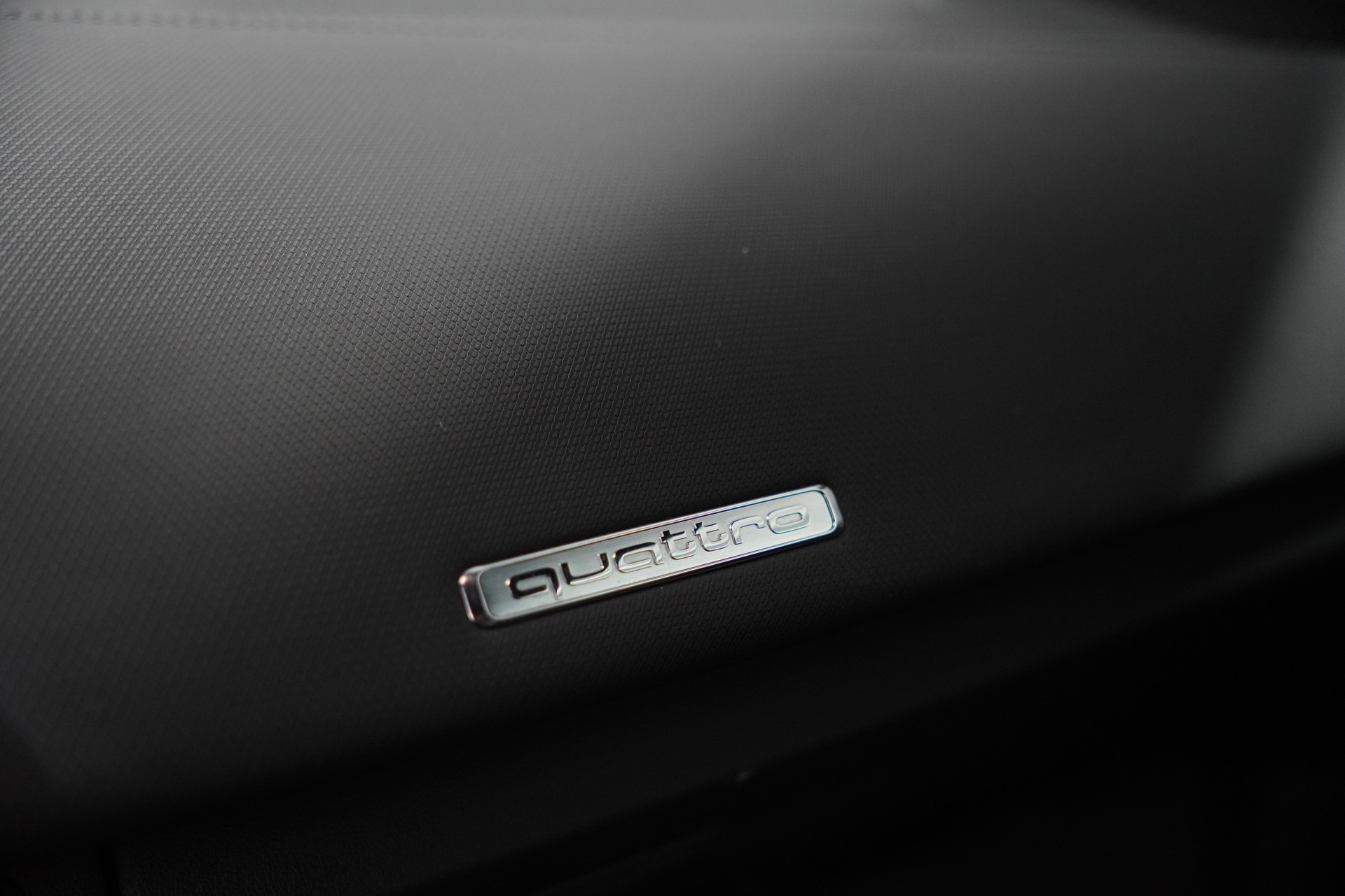 AUDI R8 Coupé 5.2 plus S-Tronic-image-22