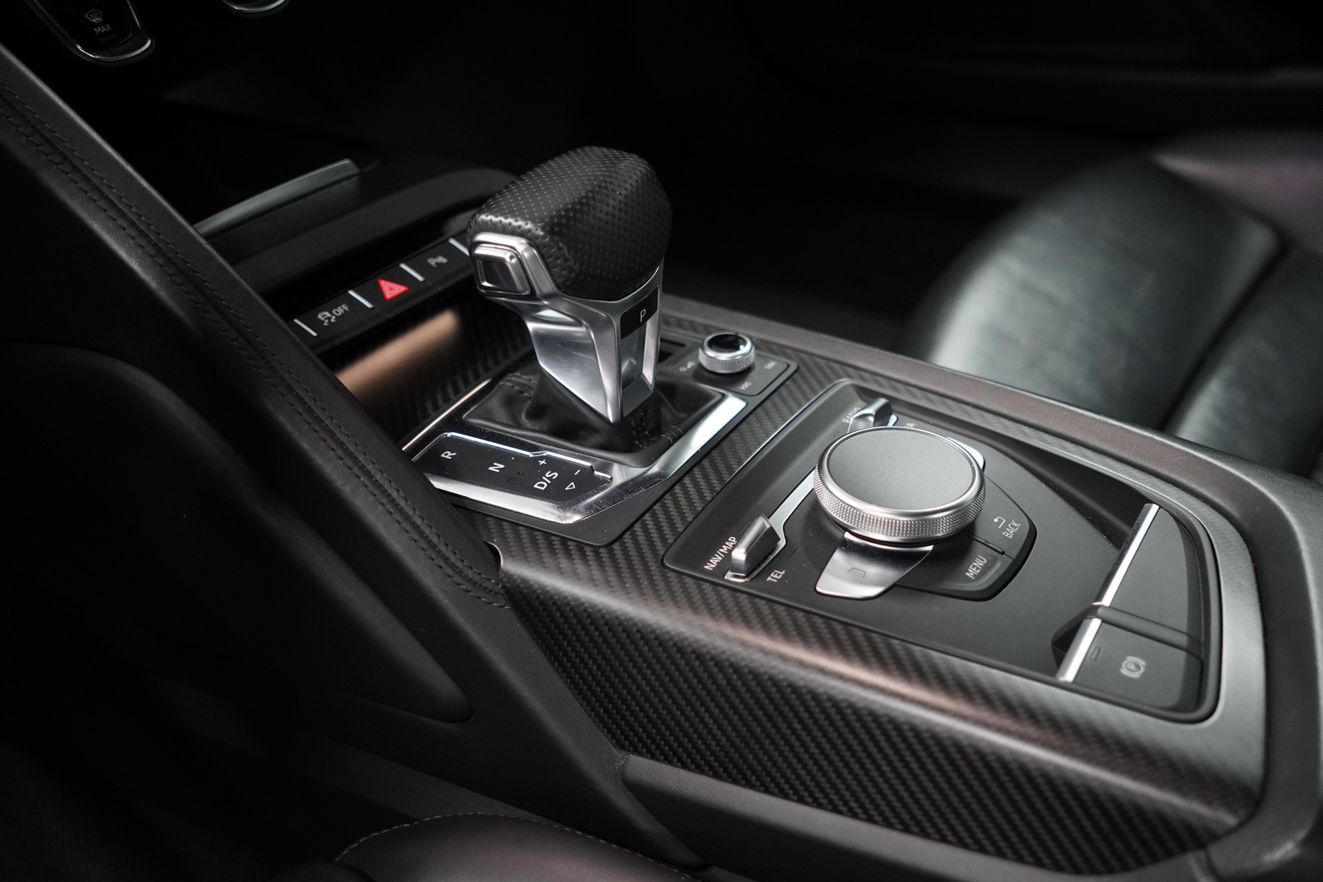AUDI R8 Coupé 5.2 plus S-Tronic-image-15