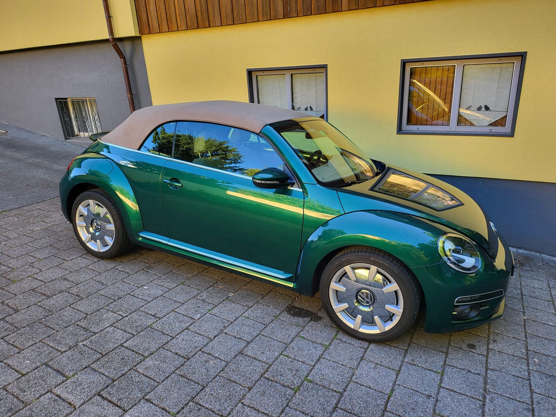 VW 1.4 TSI Design DSG Cabrio-image-0