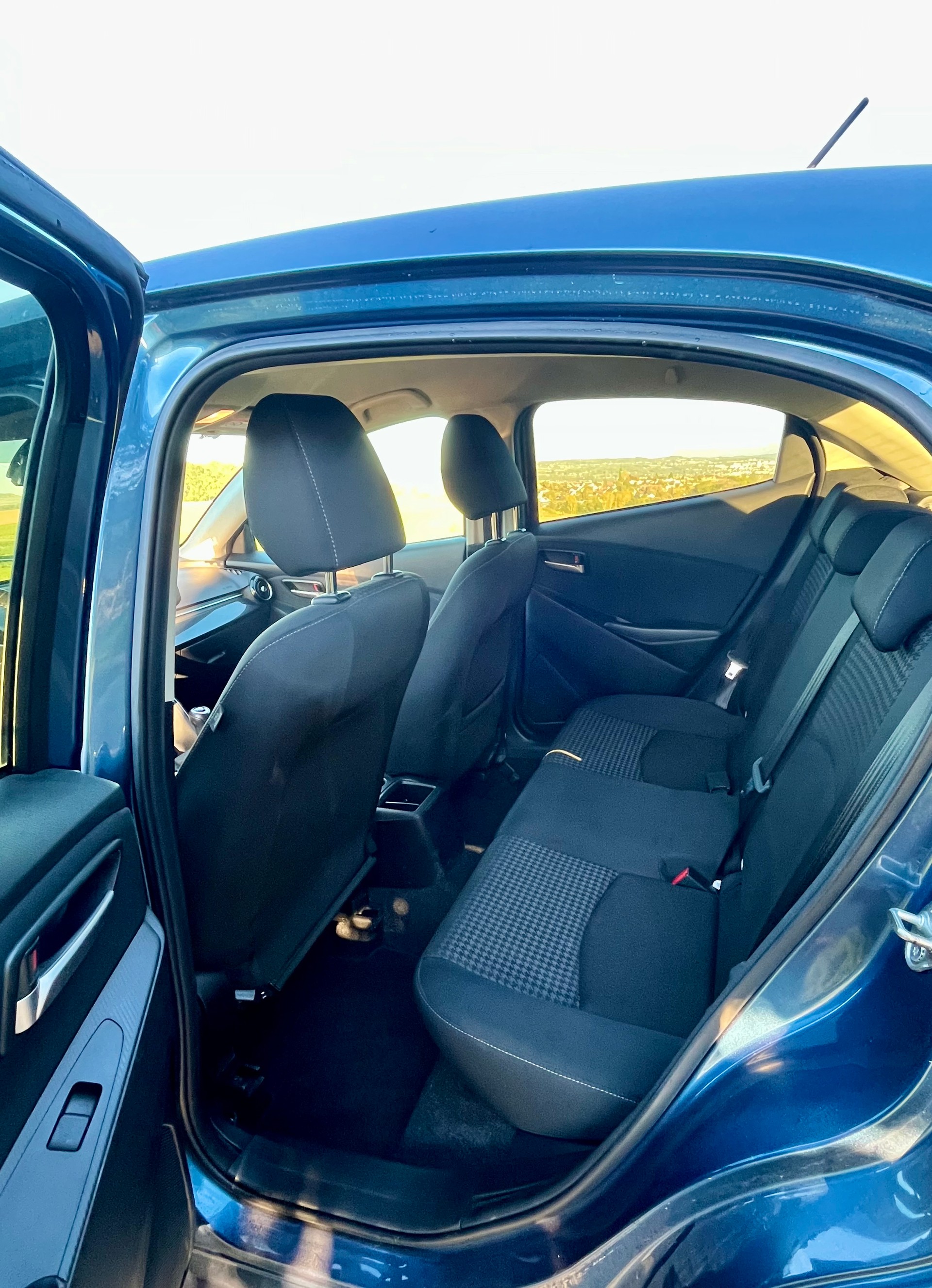 MAZDA 1.5 90 Ambition Plus-image-4