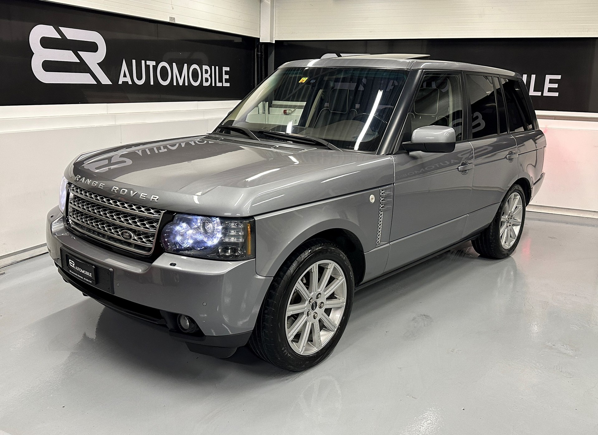 LAND ROVER Range Rover 4.4 TDV8 Autobiography Automatic-image-0