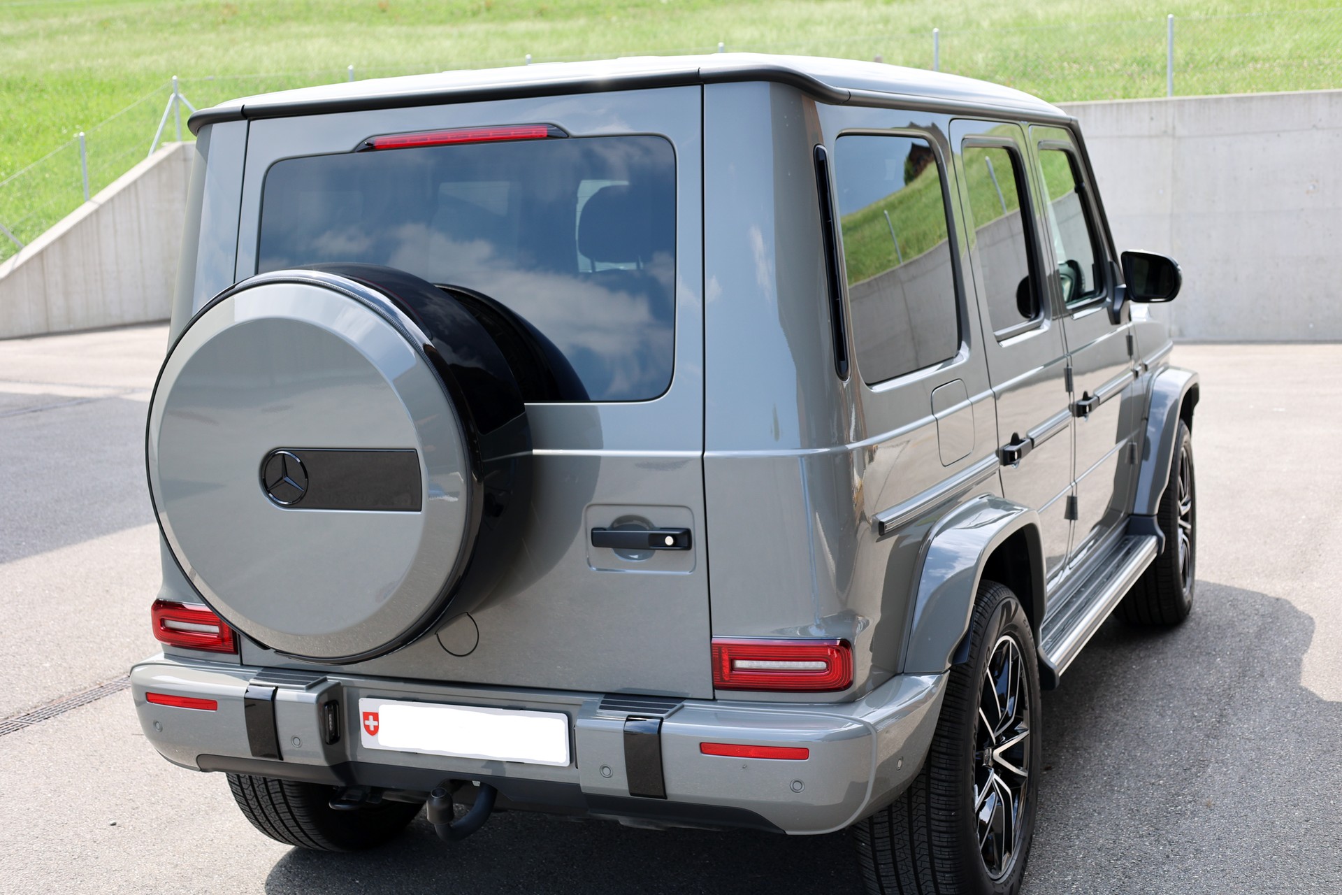 MERCEDES-BENZ G 350 d AMG Line 9G-Tronic-image-6