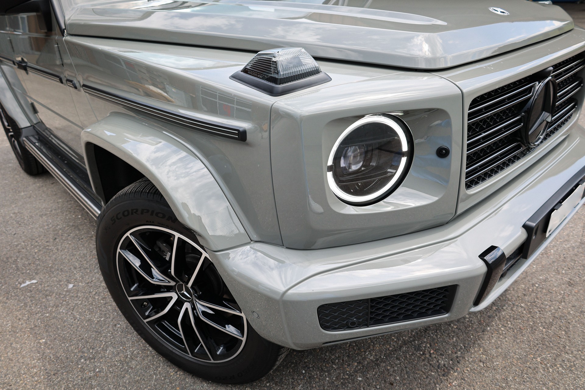MERCEDES-BENZ G 350 d AMG Line 9G-Tronic-image-4