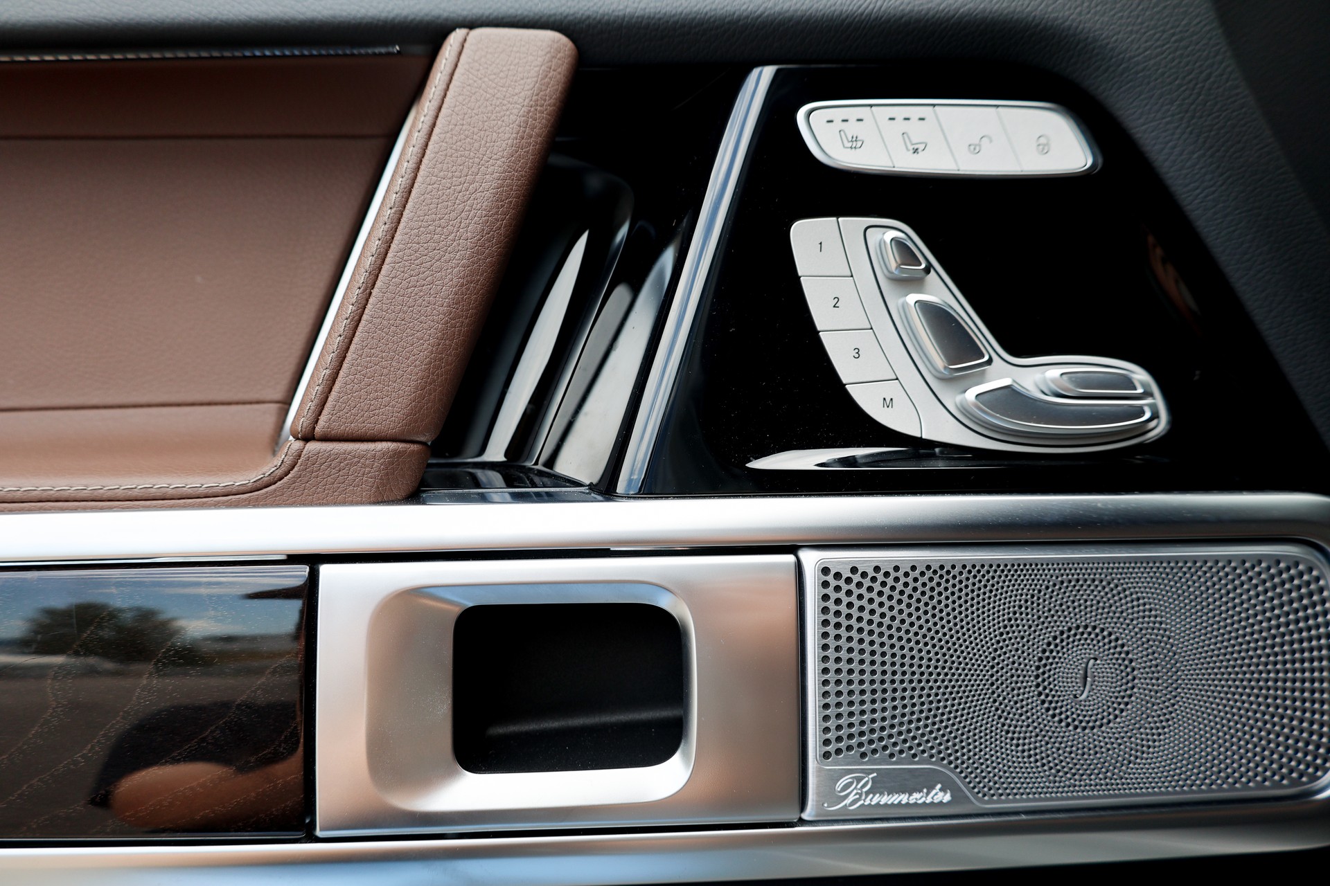 MERCEDES-BENZ G 350 d AMG Line 9G-Tronic-image-12