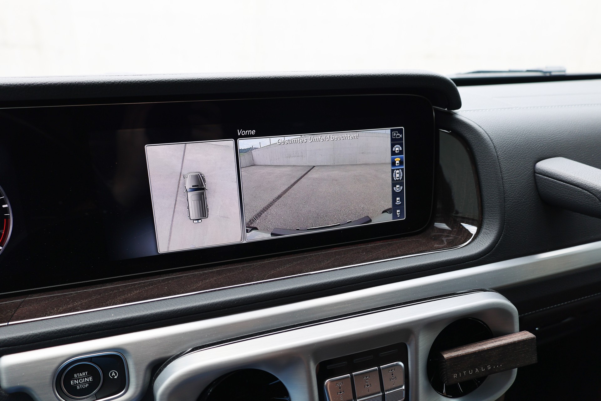 MERCEDES-BENZ G 350 d AMG Line 9G-Tronic-image-11
