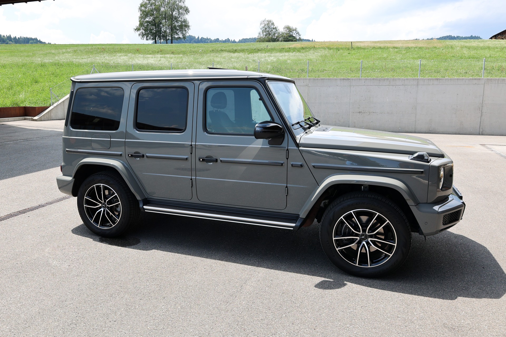 MERCEDES-BENZ G 350 d AMG Line 9G-Tronic-image-8