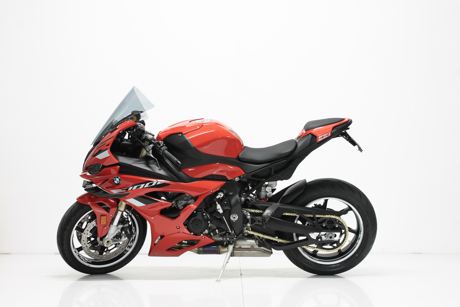 BMW S 1000 RR Passion Bridgestone Umbau-showroom-element-2