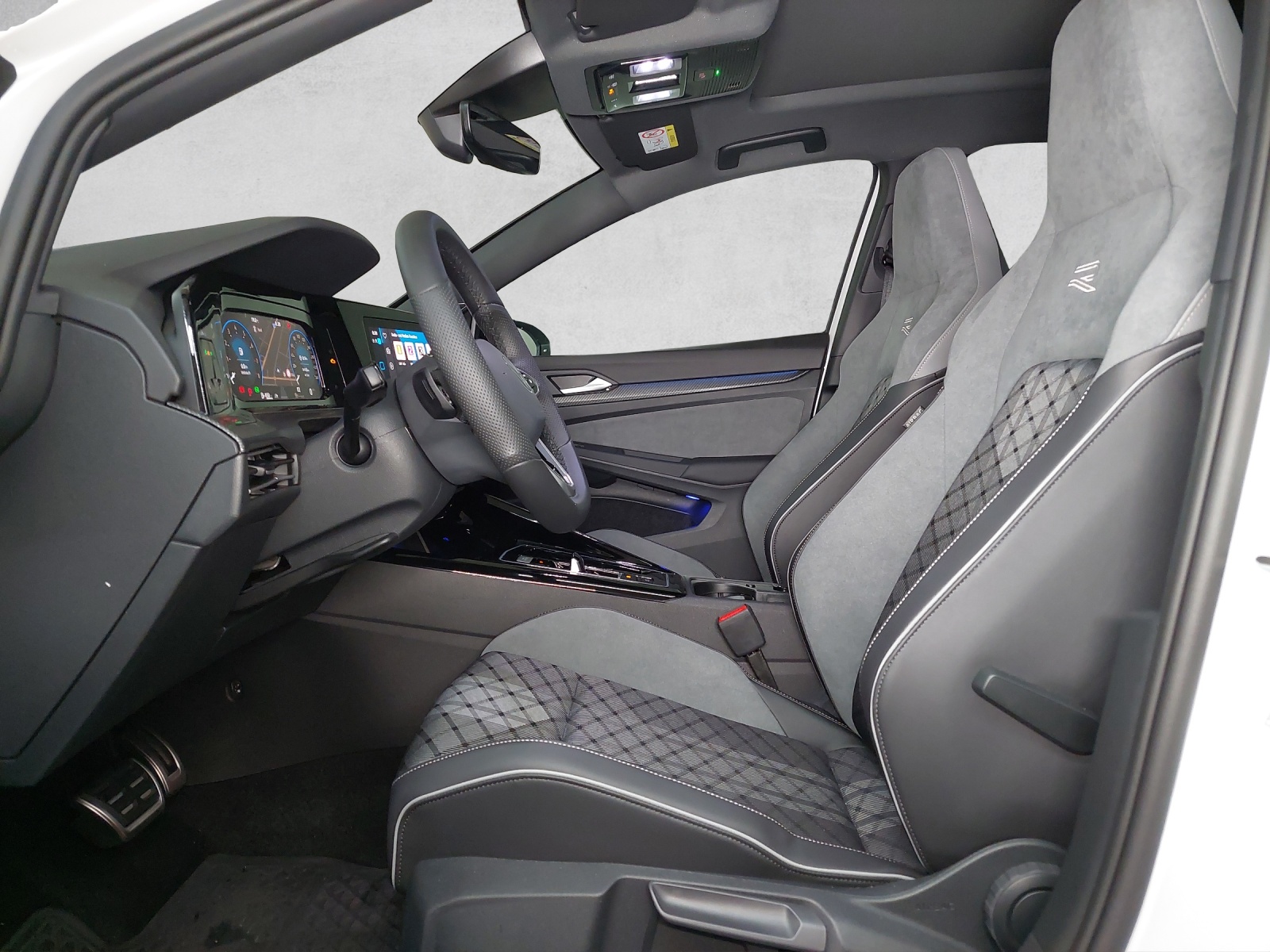 VW Golf Variant 1.5 eTSI mHEV R-Line-image-5