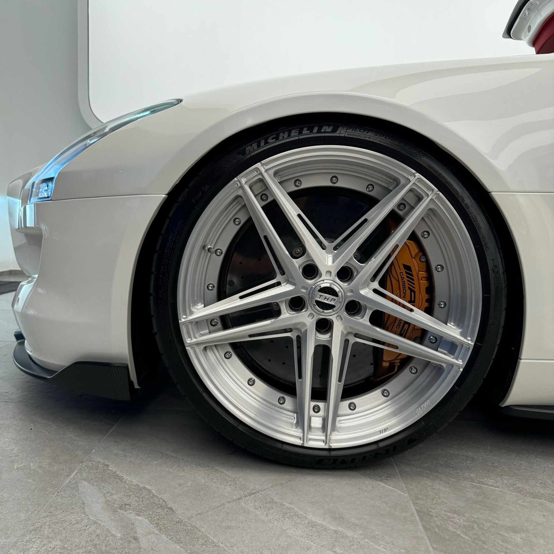 MERCEDES-BENZ SLS 63 AMG Speedshift RennTech-image-8
