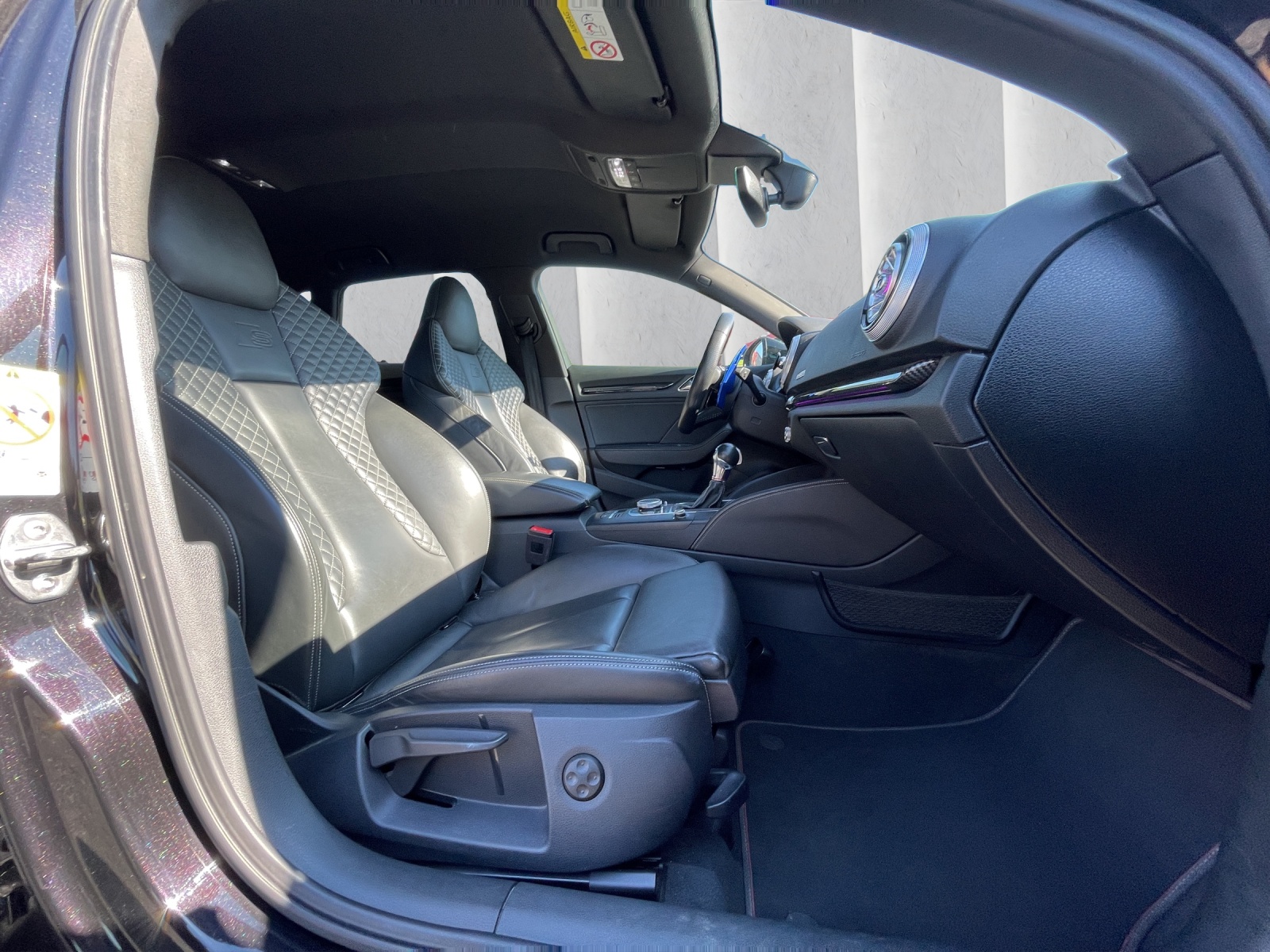 AUDI S3 Sportback 2.0 TFSI quattro-image-11