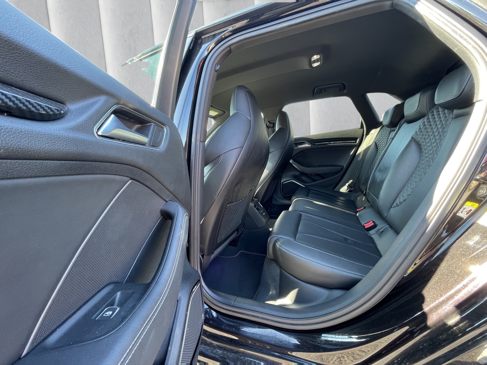 AUDI S3 Sportback 2.0 TFSI quattro-image-12