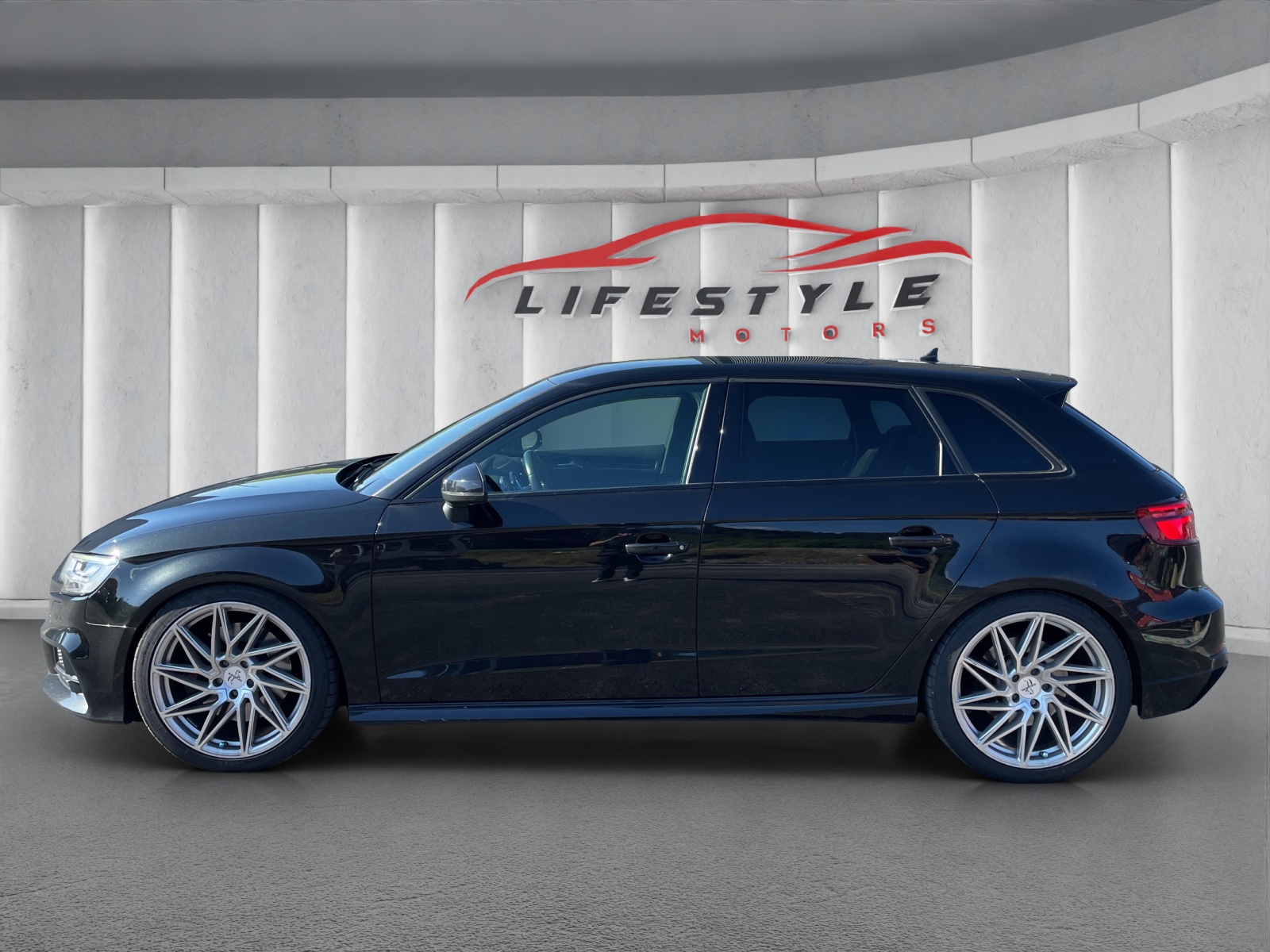 AUDI S3 Sportback 2.0 TFSI quattro-image-1