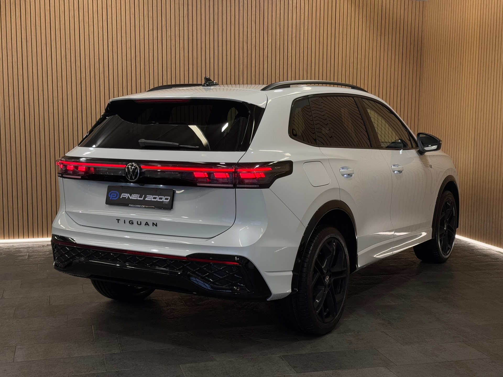 VW Tiguan 1.5 TSI evo2 eHybrid R-Line DSG * Orys Weiss *-image-4