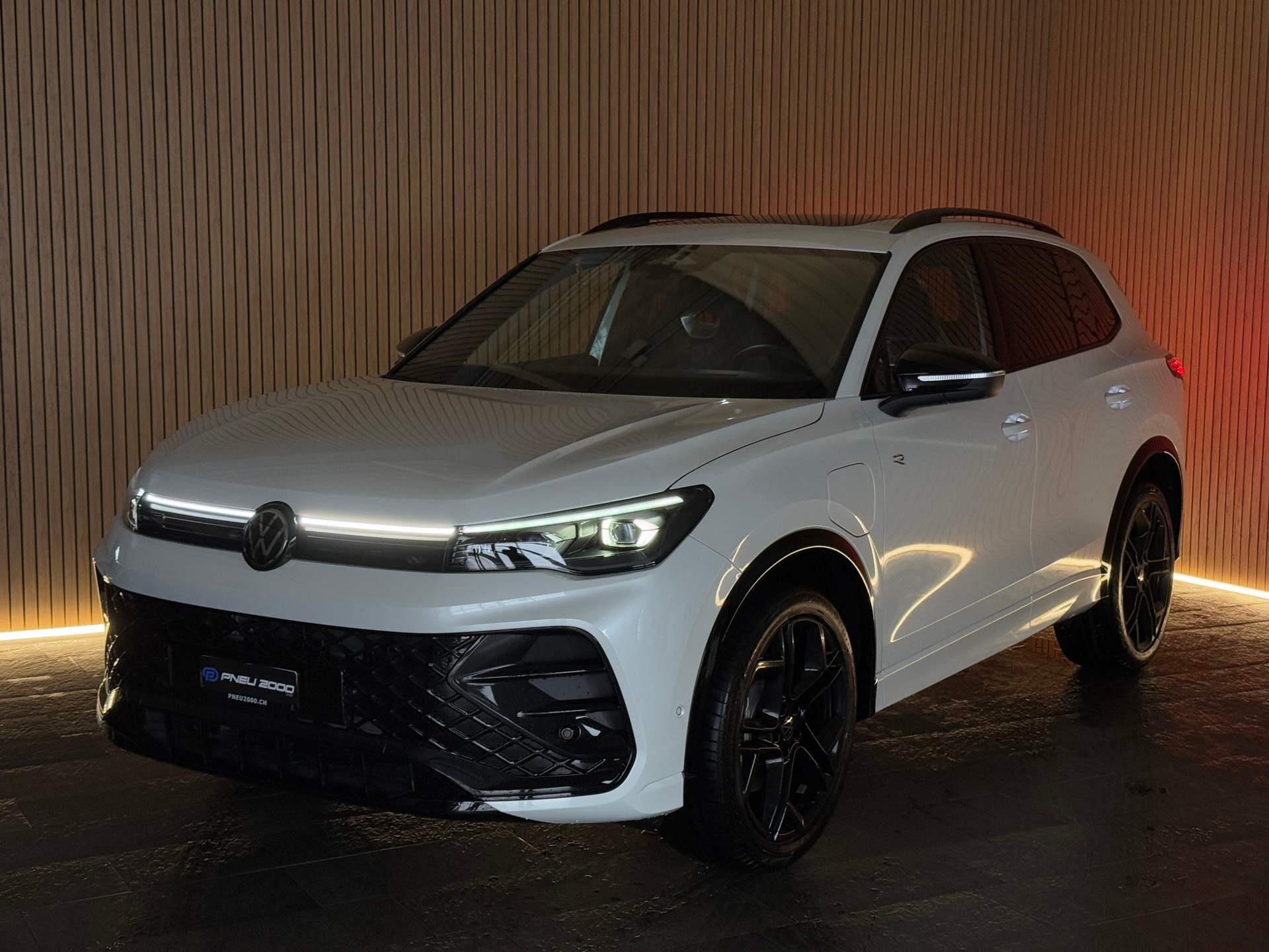 VW Tiguan 1.5 TSI evo2 eHybrid R-Line DSG * Orys Weiss *-image-1