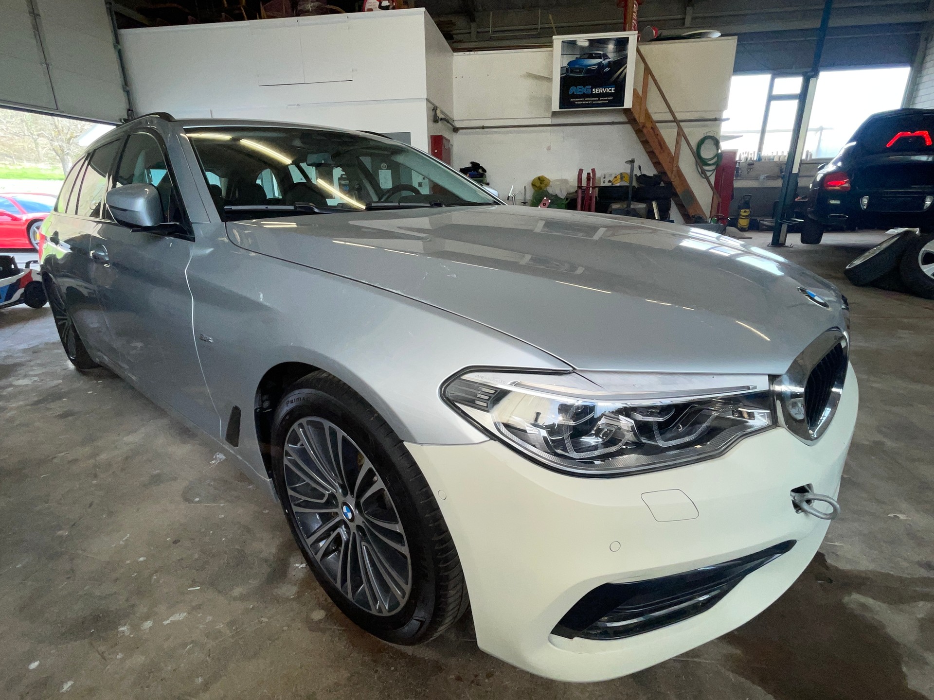 BMW 520d xDrive Touring Sport Line Steptronic - EXPORT-image-4