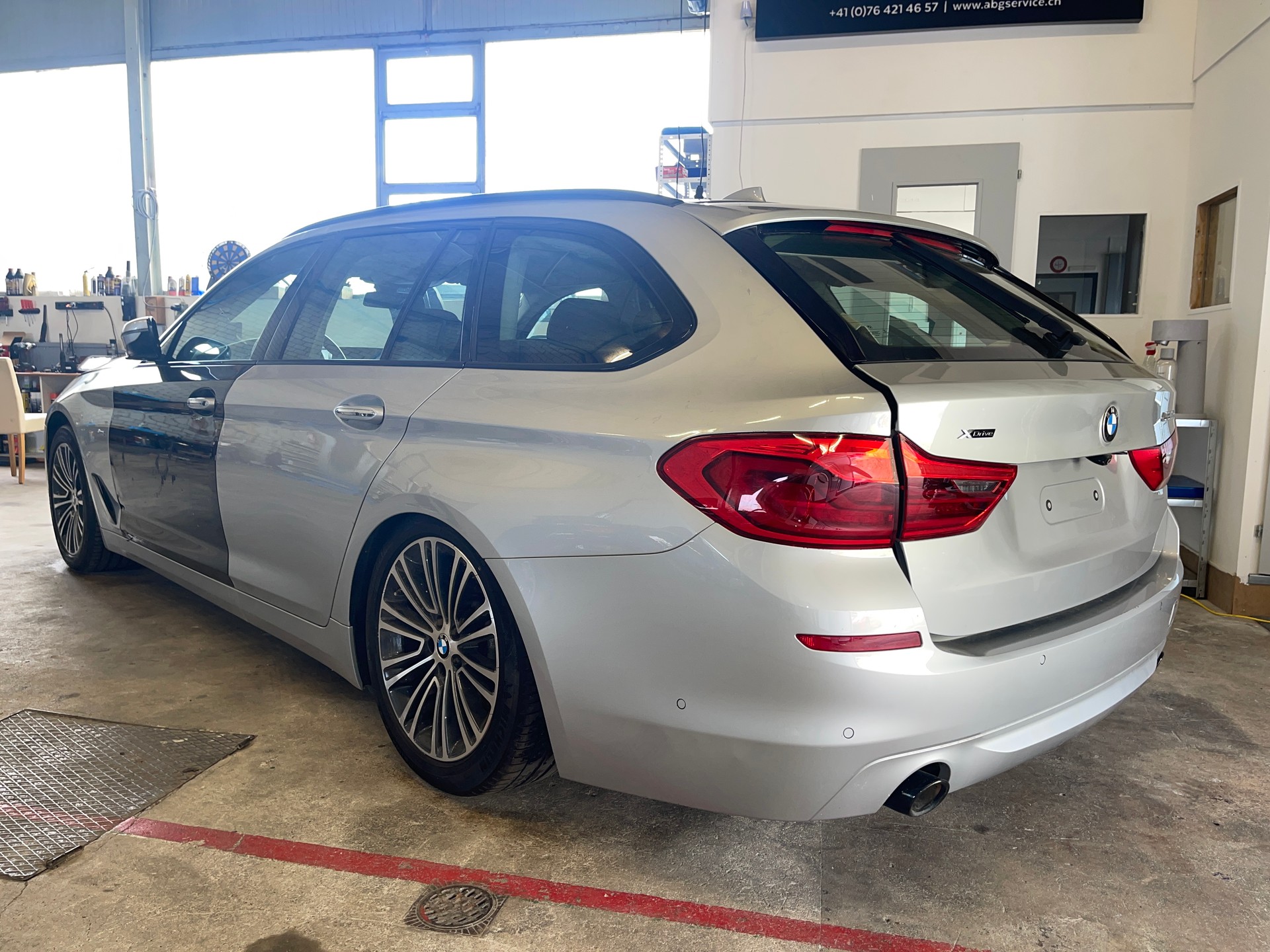 BMW 520d xDrive Touring Sport Line Steptronic - EXPORT-image-1