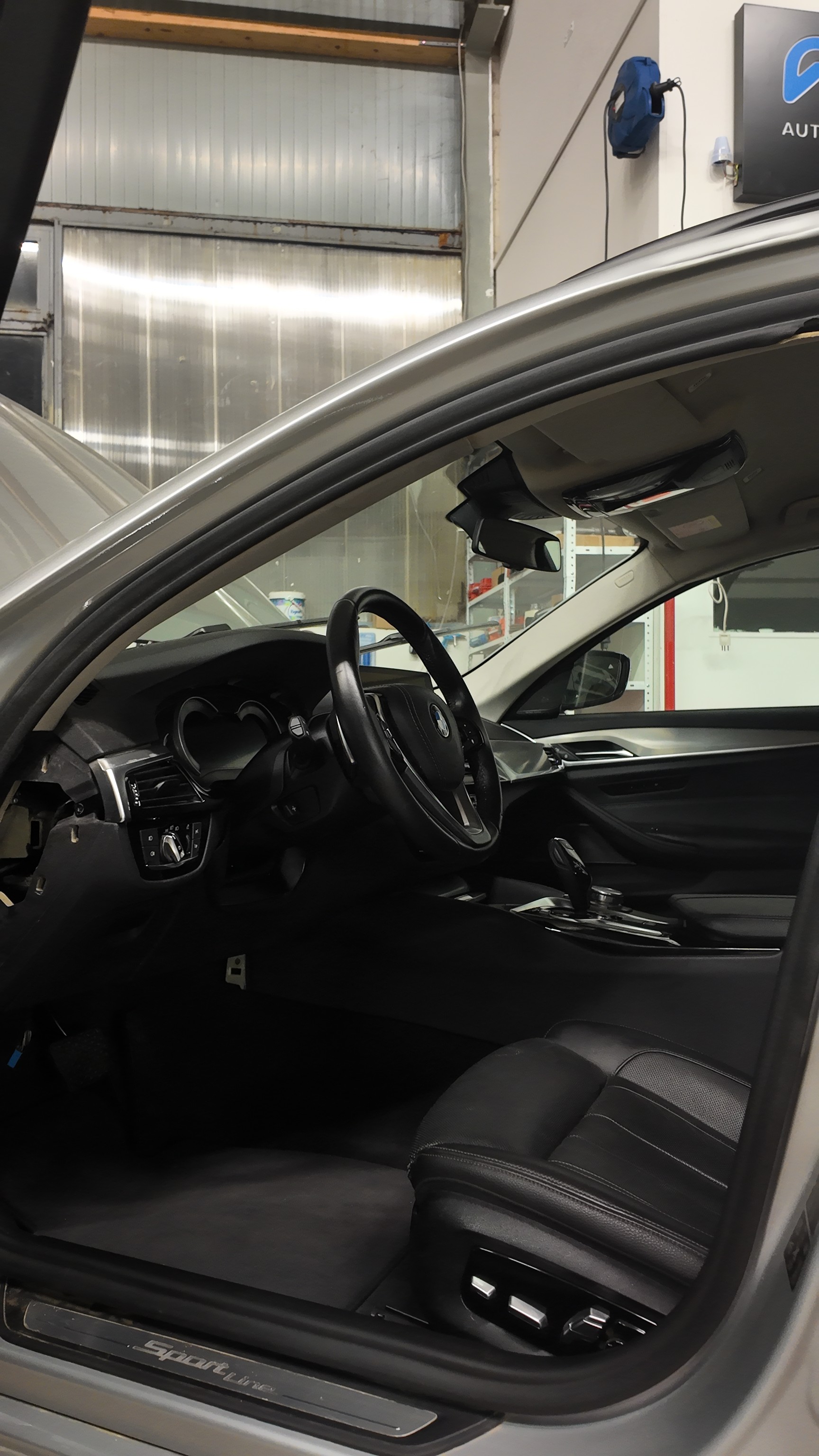 BMW 520d xDrive Touring Sport Line Steptronic - EXPORT-image-6