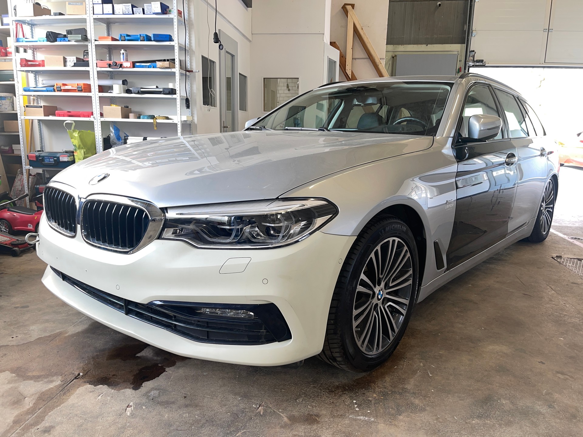 BMW 520d xDrive Touring Sport Line Steptronic - EXPORT-image-3