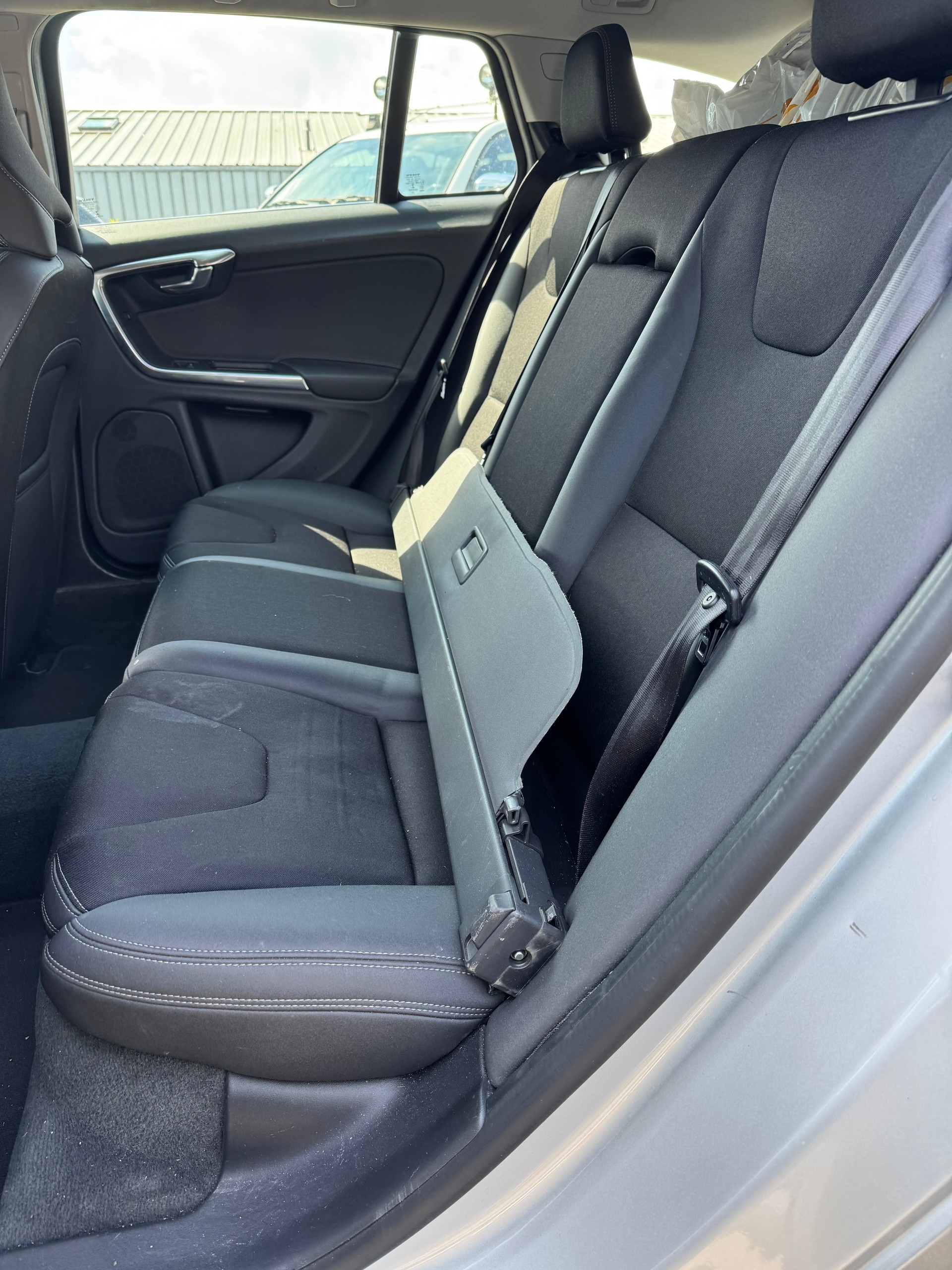 VOLVO V60 T4 Momentum Powershift-image-10