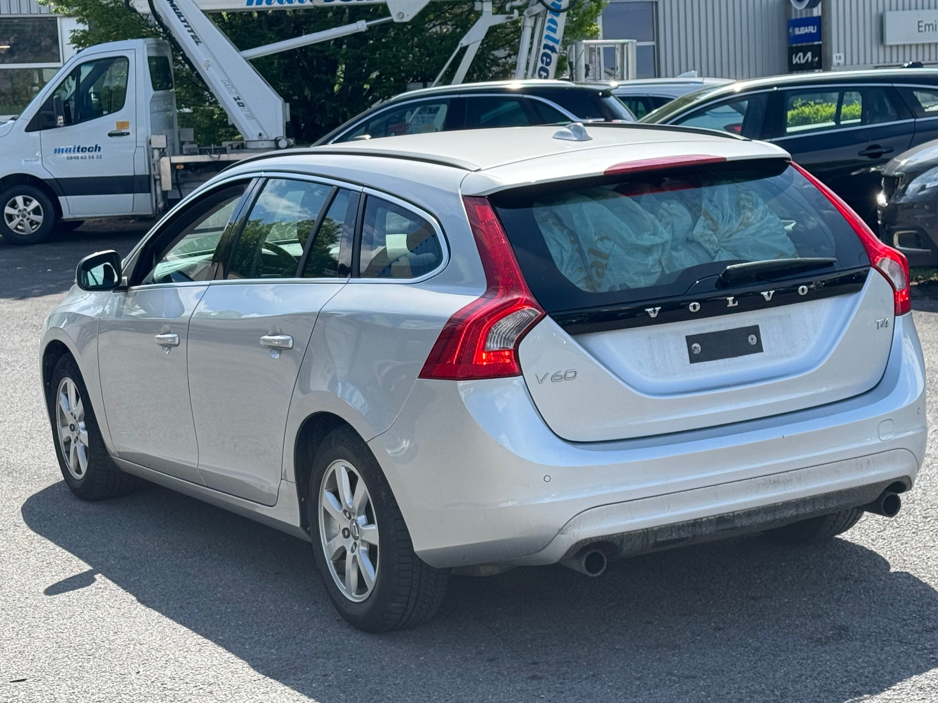 VOLVO V60 T4 Momentum Powershift-image-8
