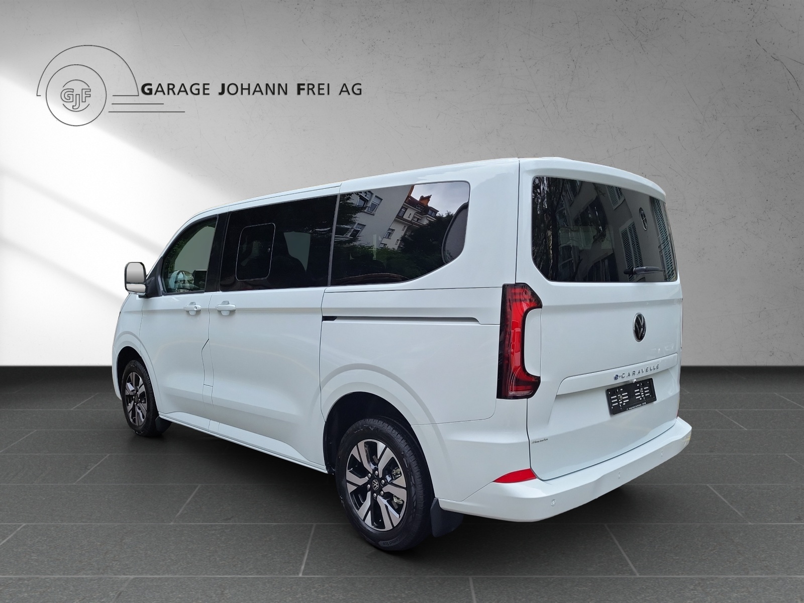 VW Caravelle BEV Elektro 218PS 8Plätze-image-2