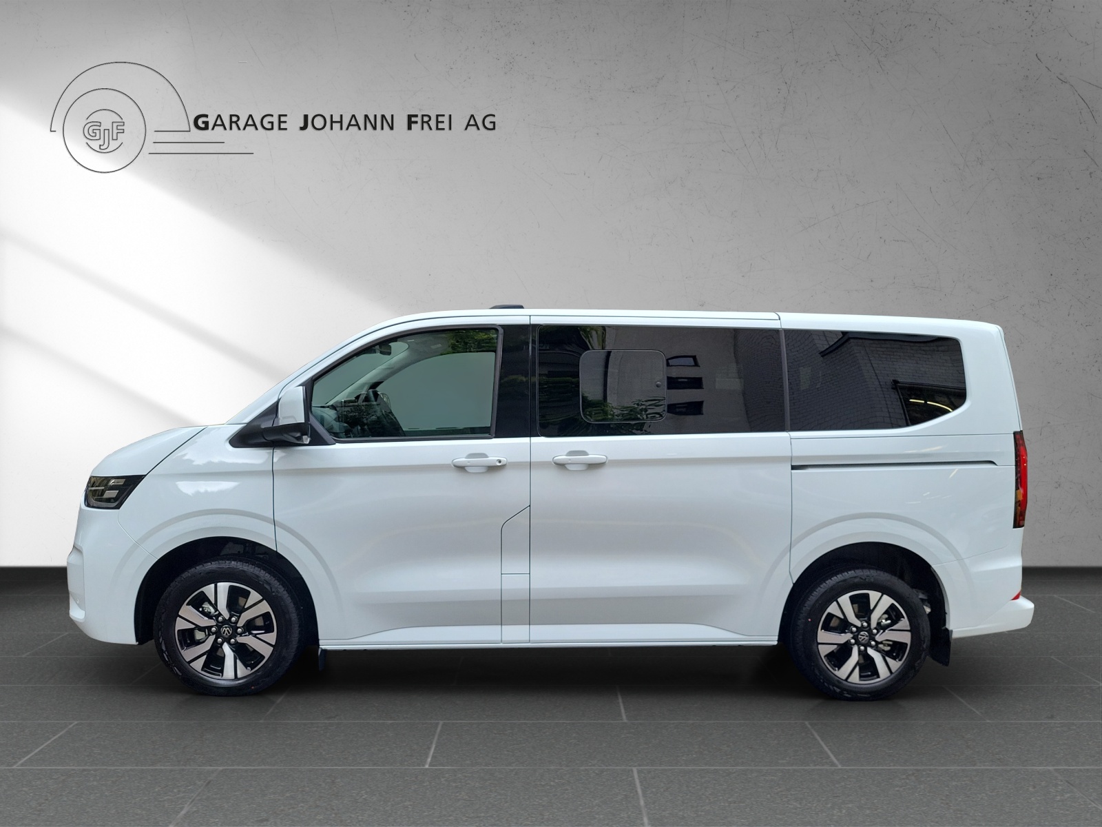 VW Caravelle BEV Elektro 218PS 8Plätze-image-1
