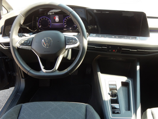 VW Golf 1.5 eTSI Life DSG-image-10