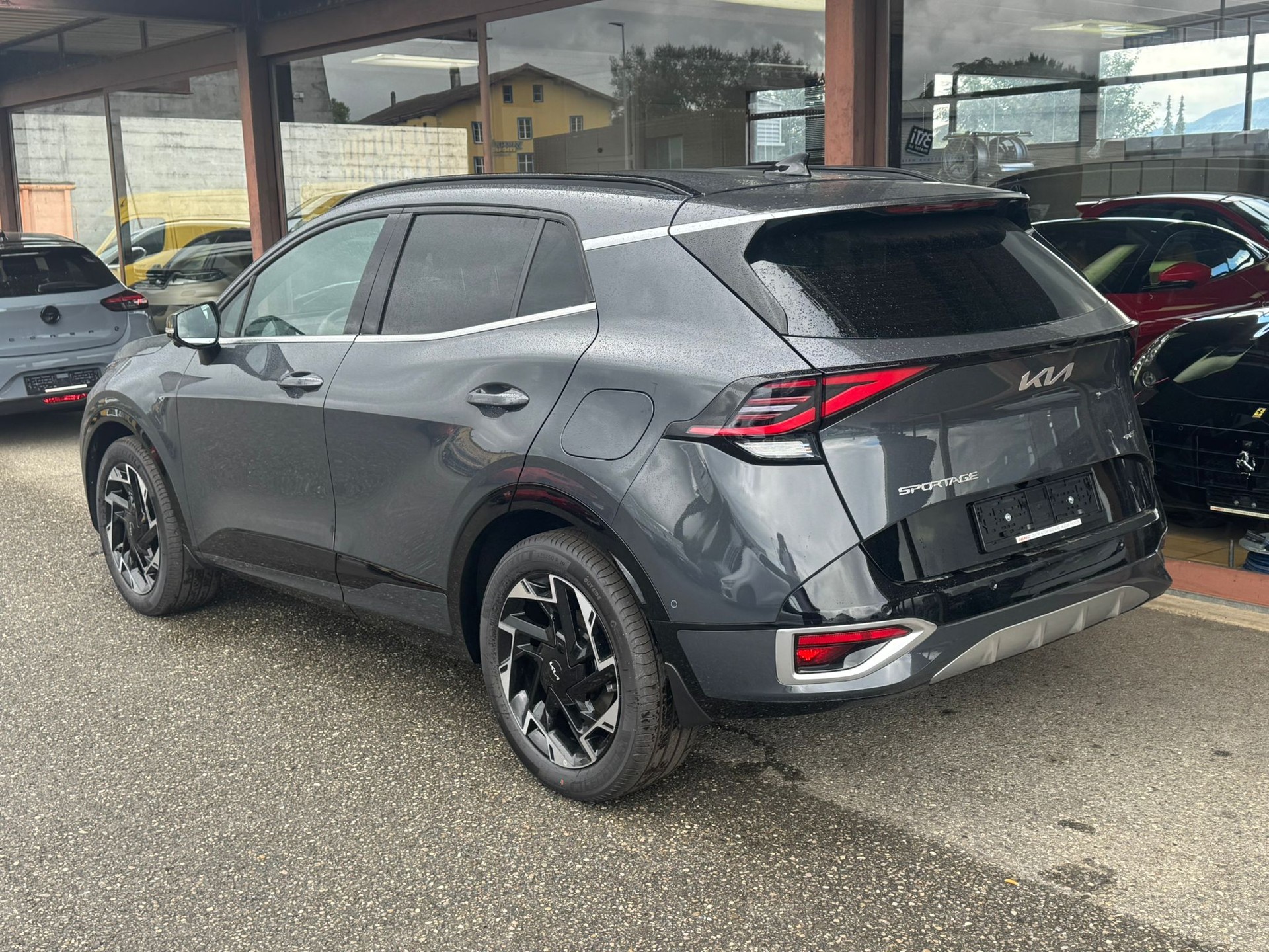 KIA Sportage 1.6T-GDi PHEV GT-Line 4x4 A-image-3