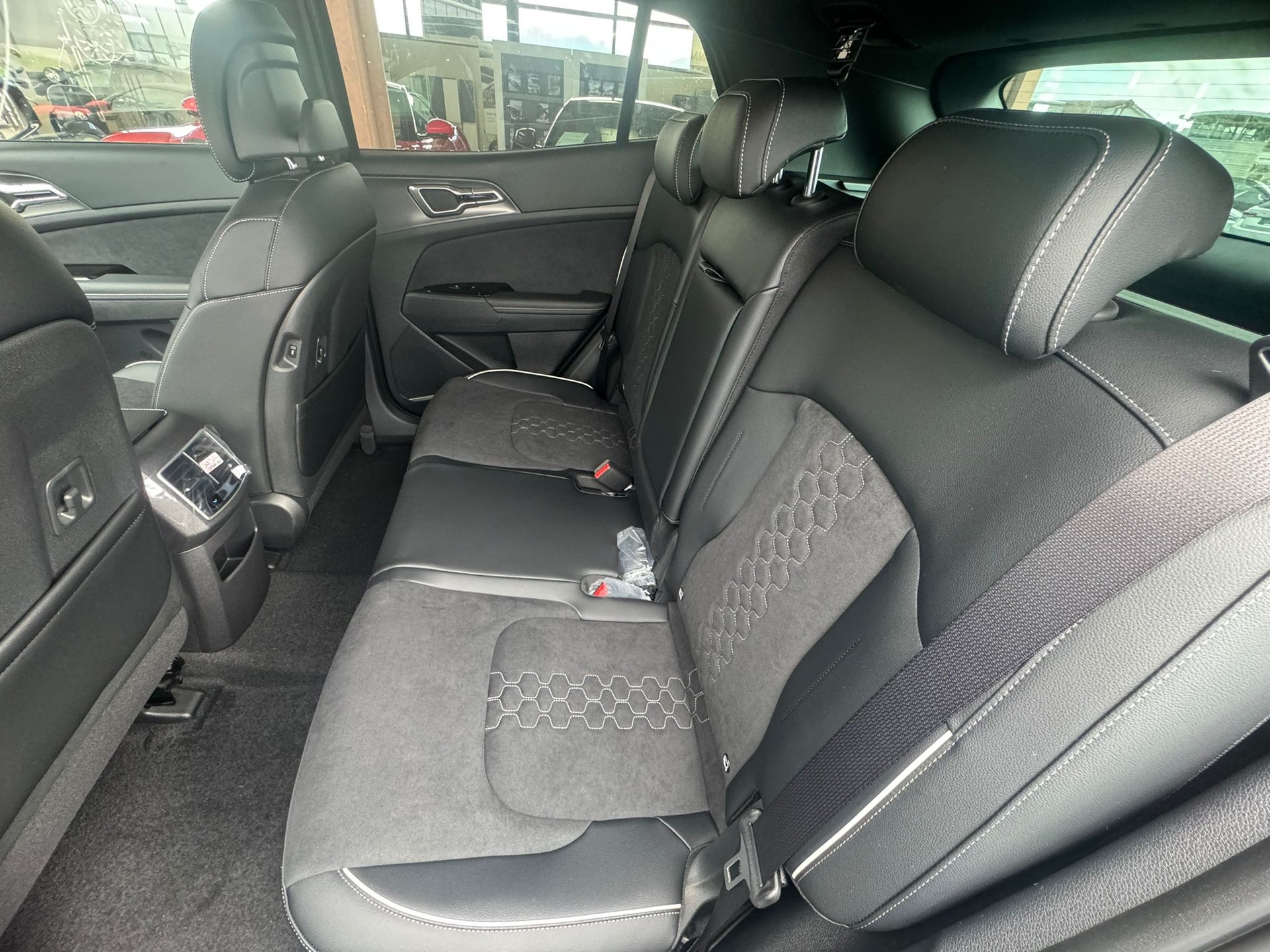 KIA Sportage 1.6T-GDi PHEV GT-Line 4x4 A-image-7