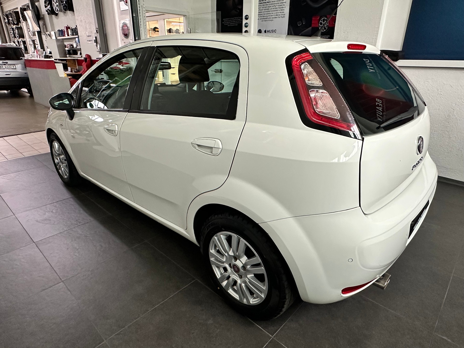 FIAT Punto 1.3 JTD Lounge-image-2