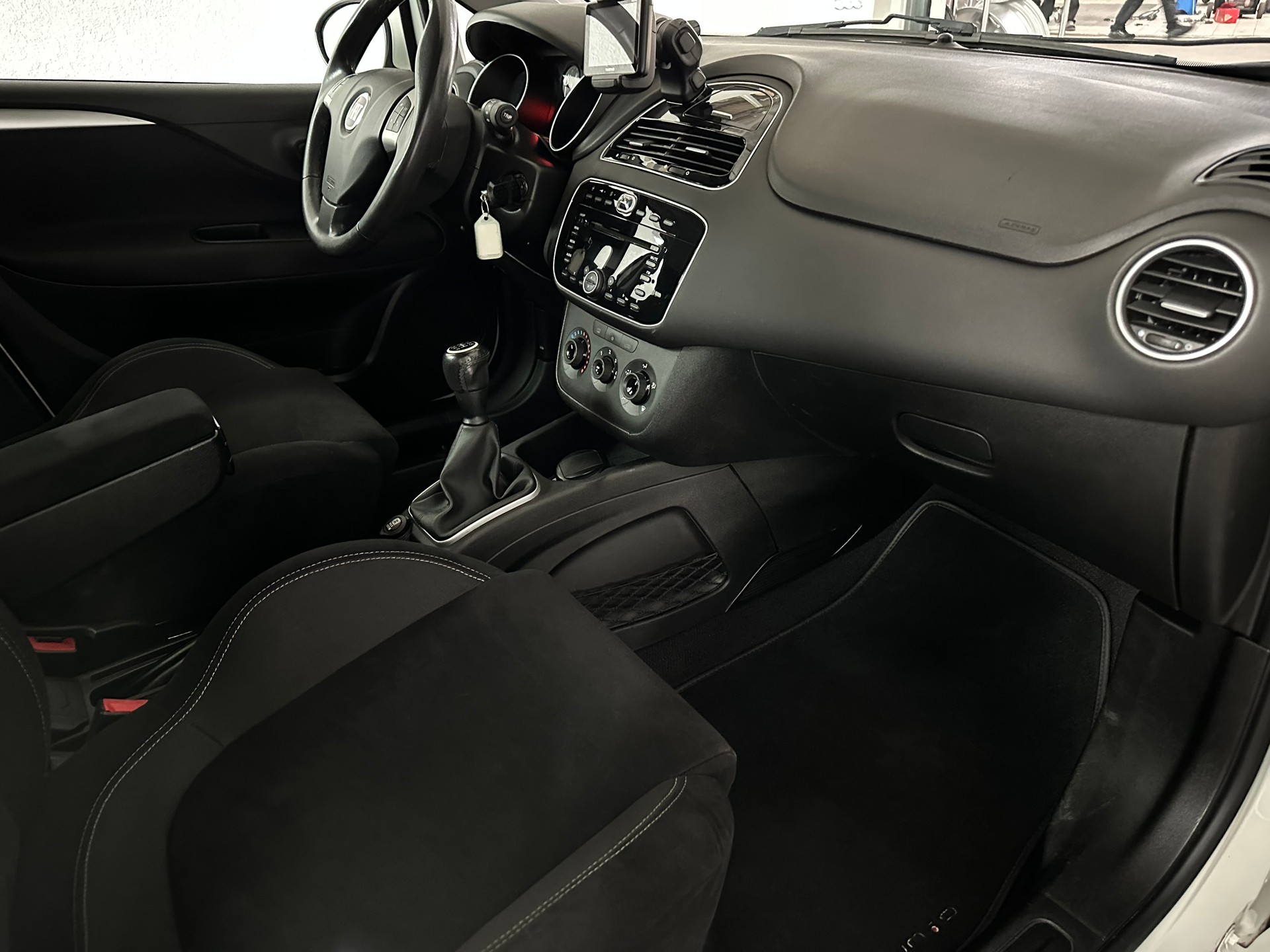 FIAT Punto 1.3 JTD Lounge-image-5